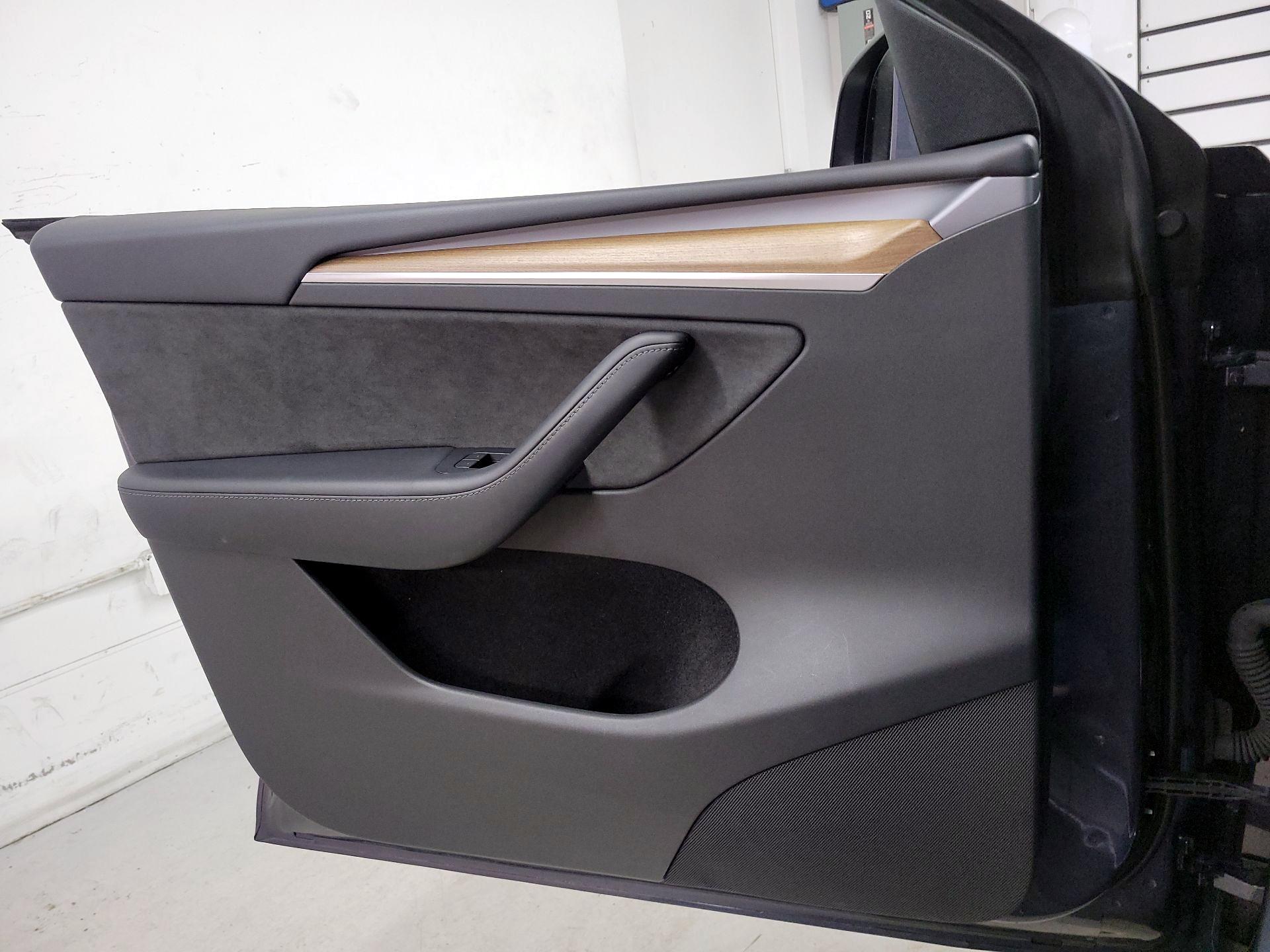 Thumbnail: 2022 Tesla Model Y - 10