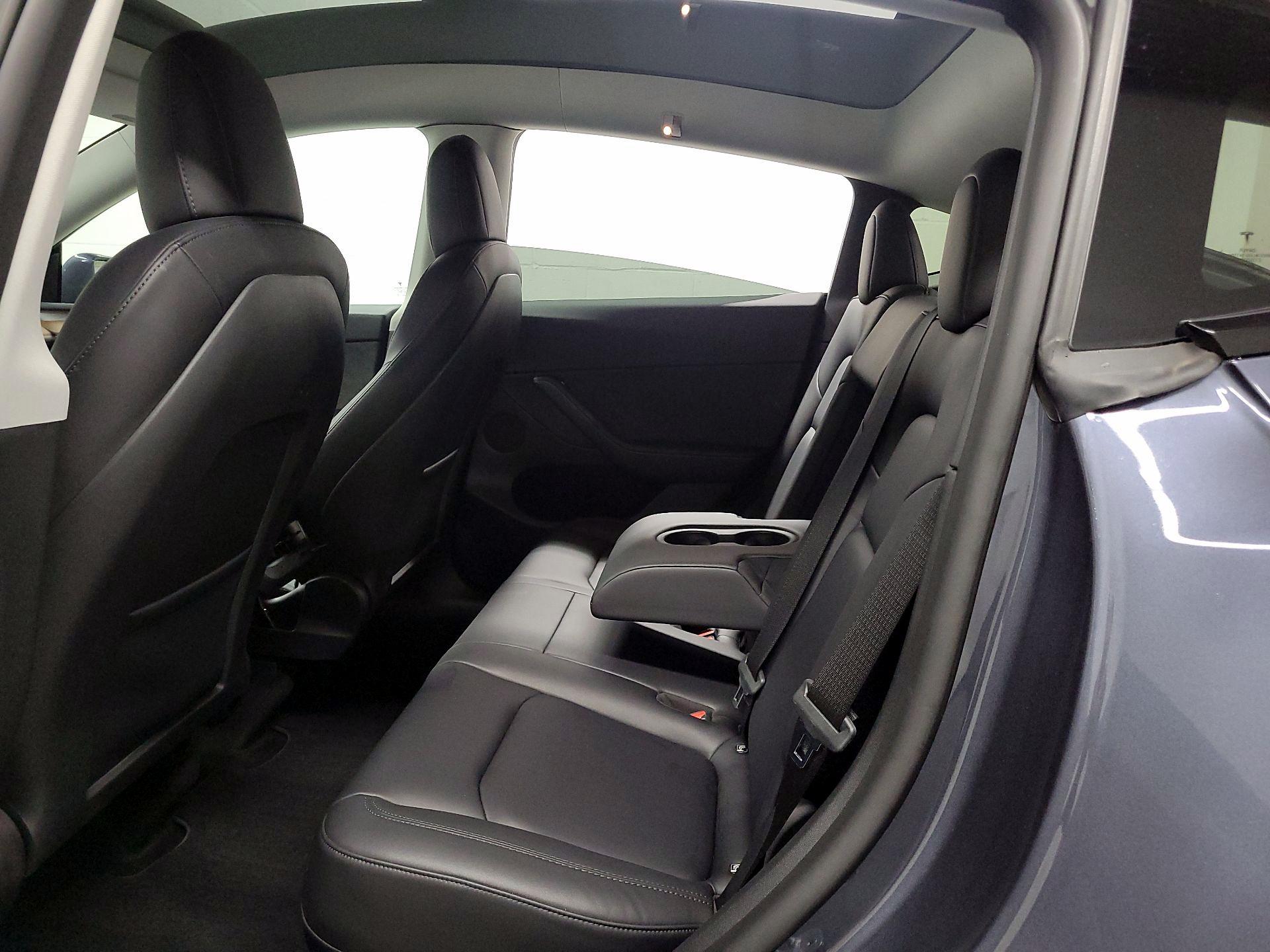 Thumbnail: 2022 Tesla Model Y - 15