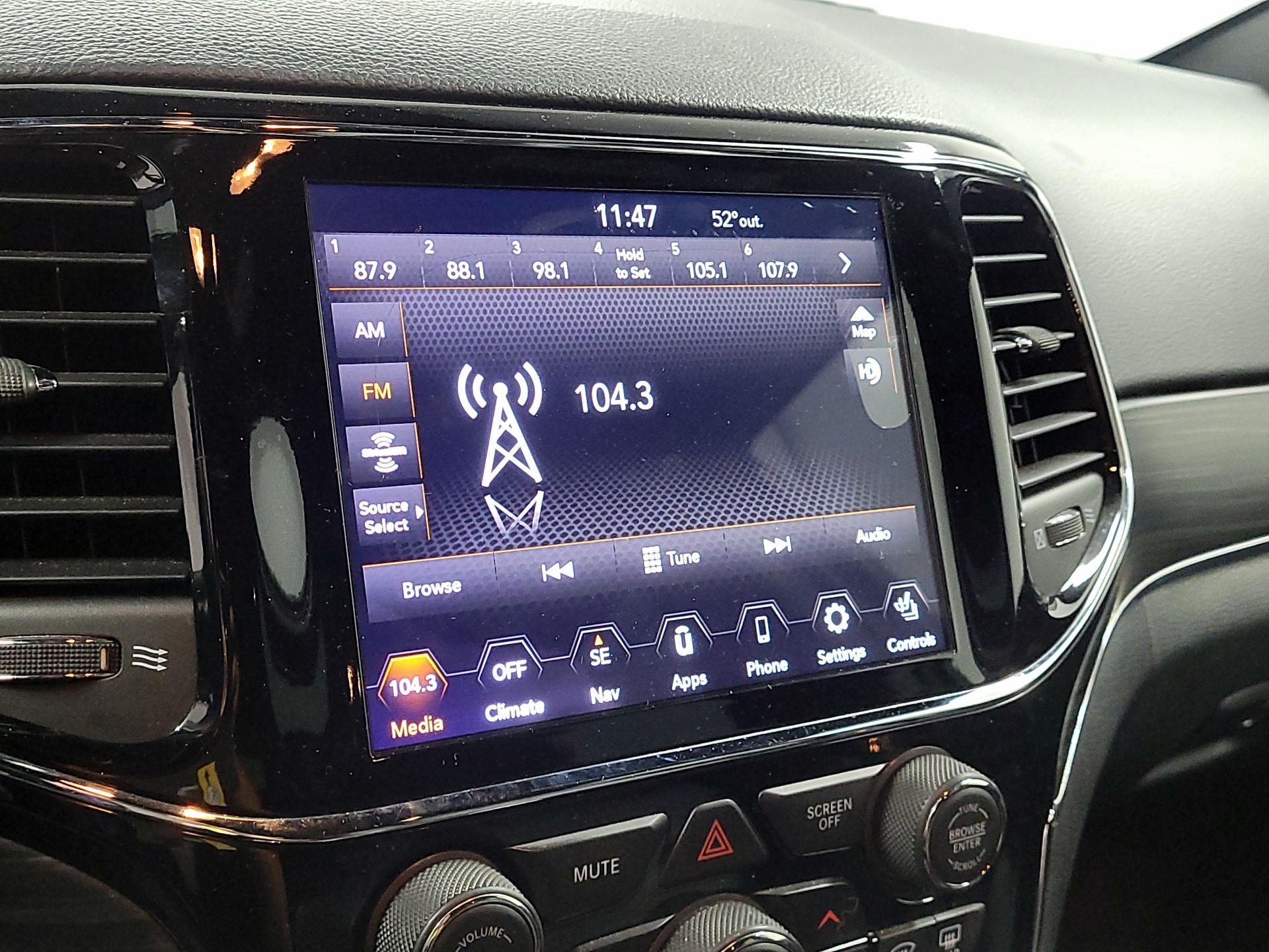 Thumbnail: 2020 Jeep Grand Cherokee - 14