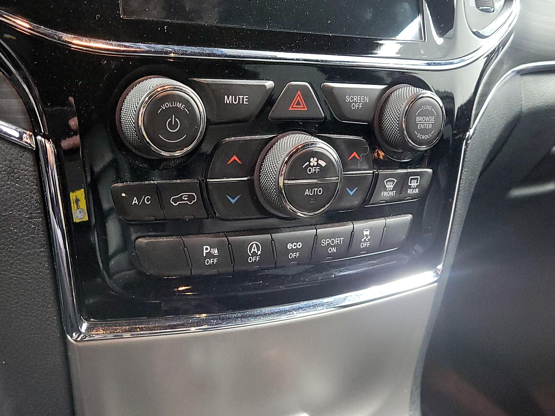 Thumbnail: 2020 Jeep Grand Cherokee - 15