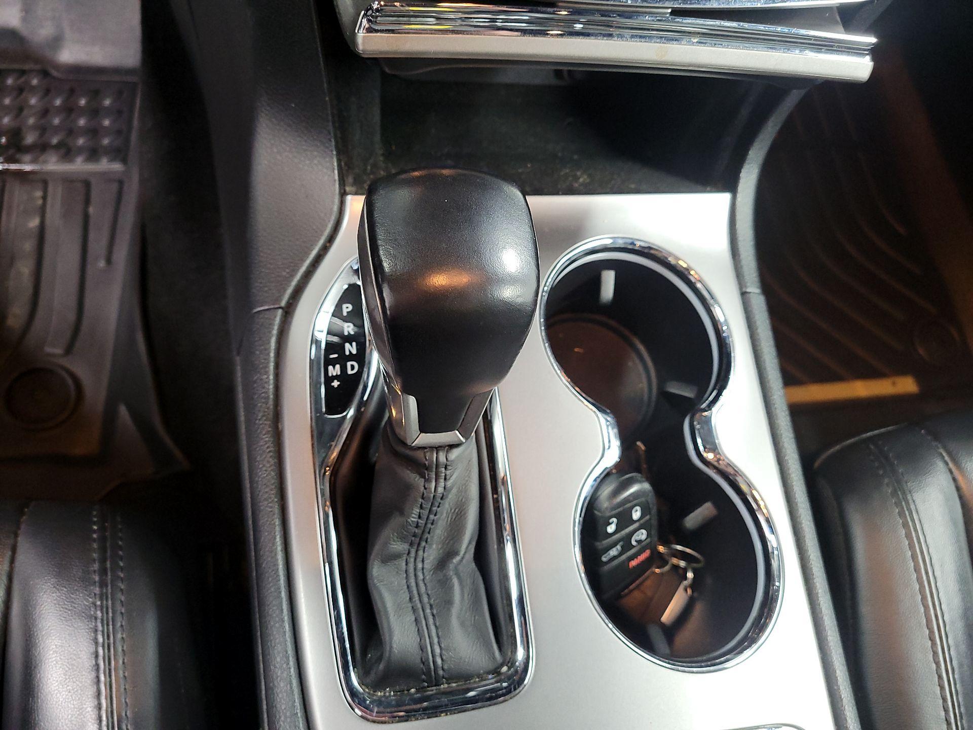 Thumbnail: 2020 Jeep Grand Cherokee - 16