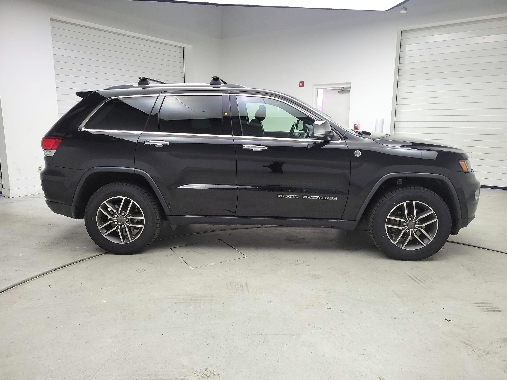 Thumbnail: 2020 Jeep Grand Cherokee - 4