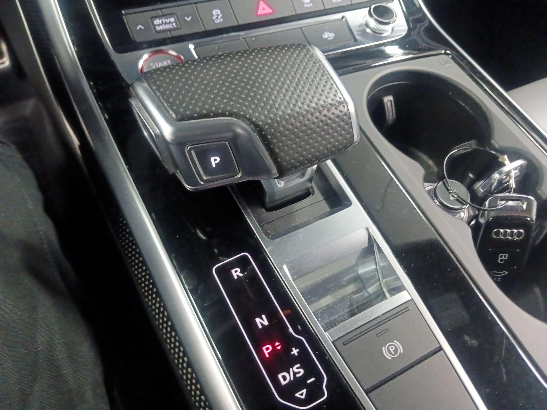 Thumbnail: 2020 Audi SQ7 - 13