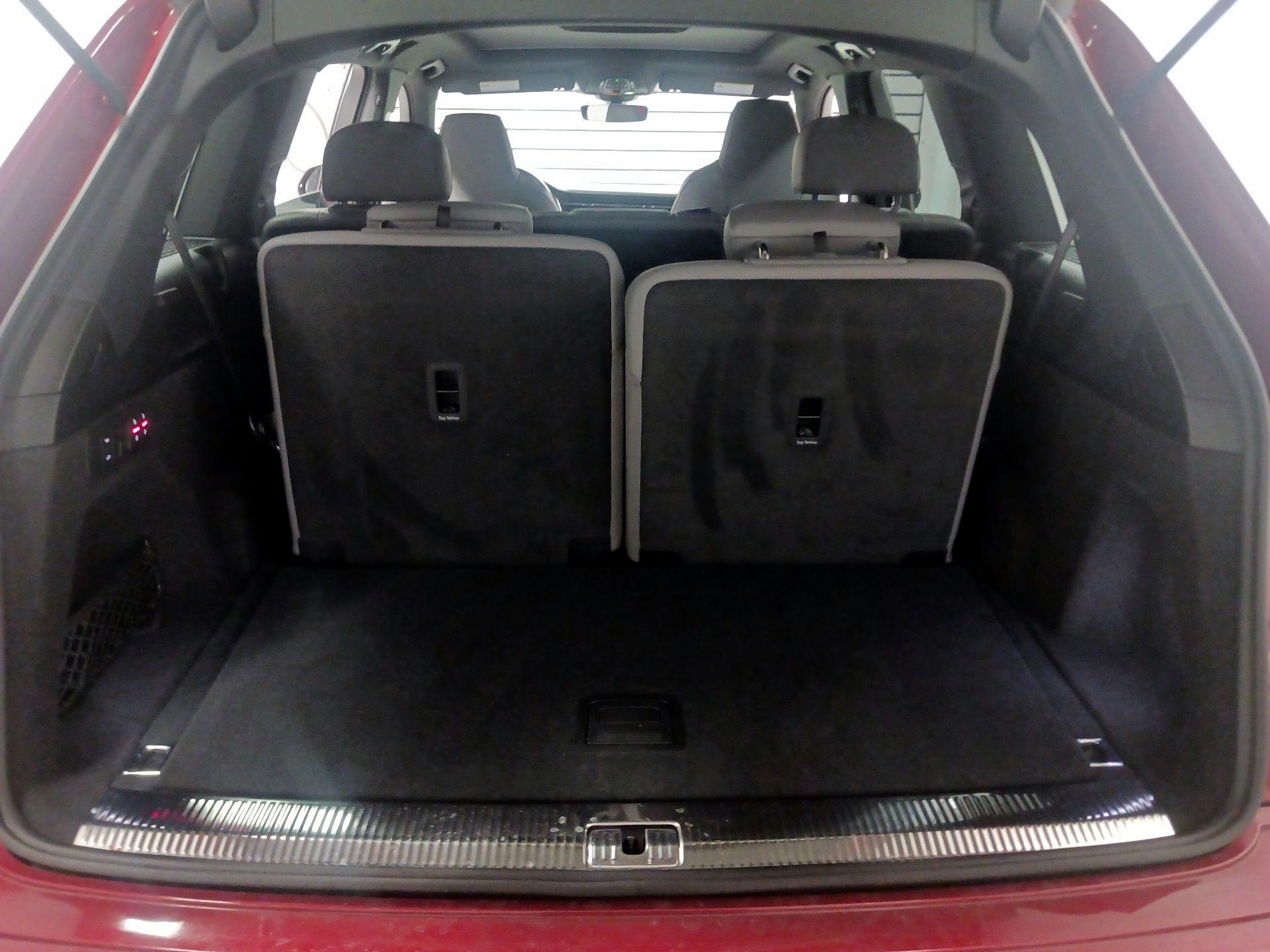 Thumbnail: 2020 Audi SQ7 - 15