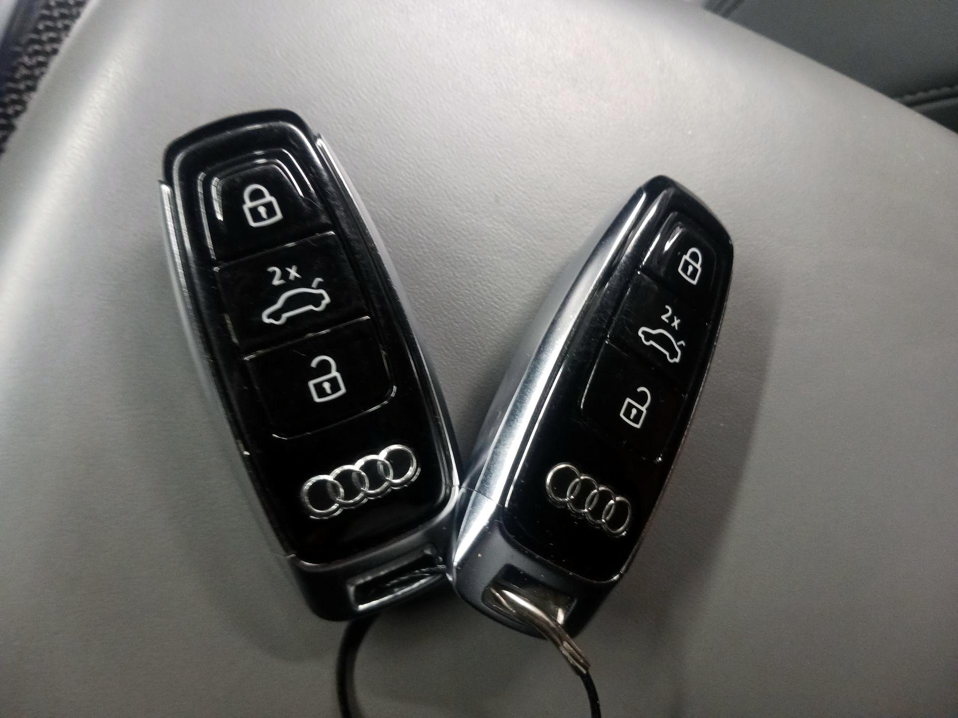 Thumbnail: 2020 Audi SQ7 - 17