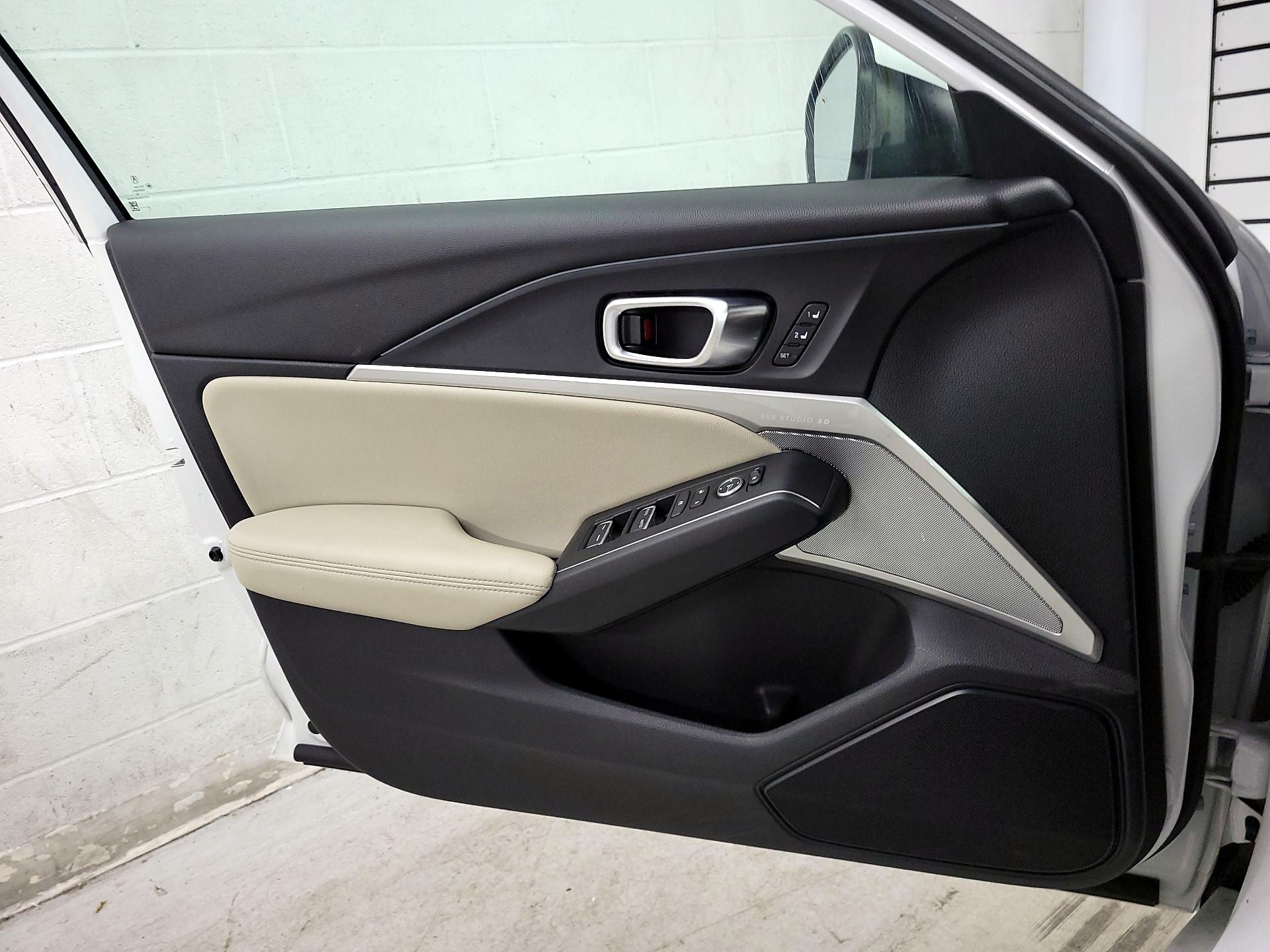 Thumbnail: 2023 Acura Integra - 10