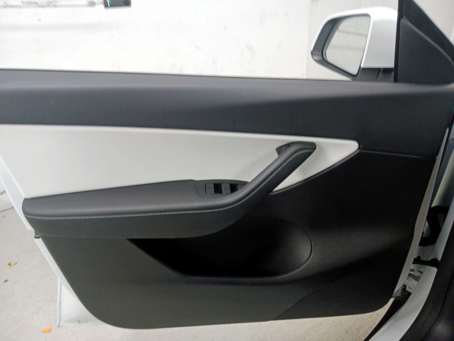 Thumbnail: 2022 Tesla Model Y - 10