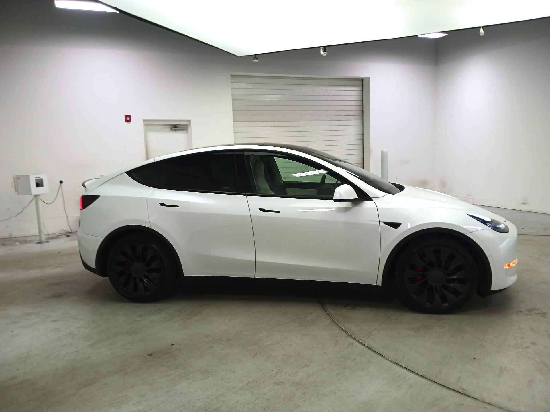 Thumbnail: 2022 Tesla Model Y - 4