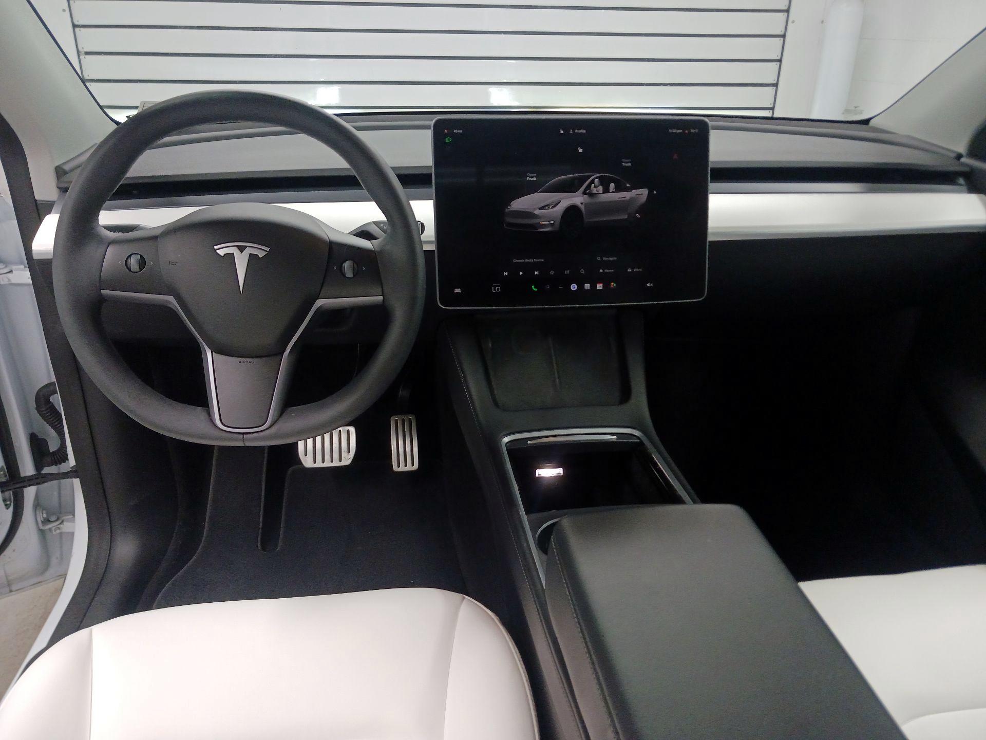 Thumbnail: 2022 Tesla Model Y - 8