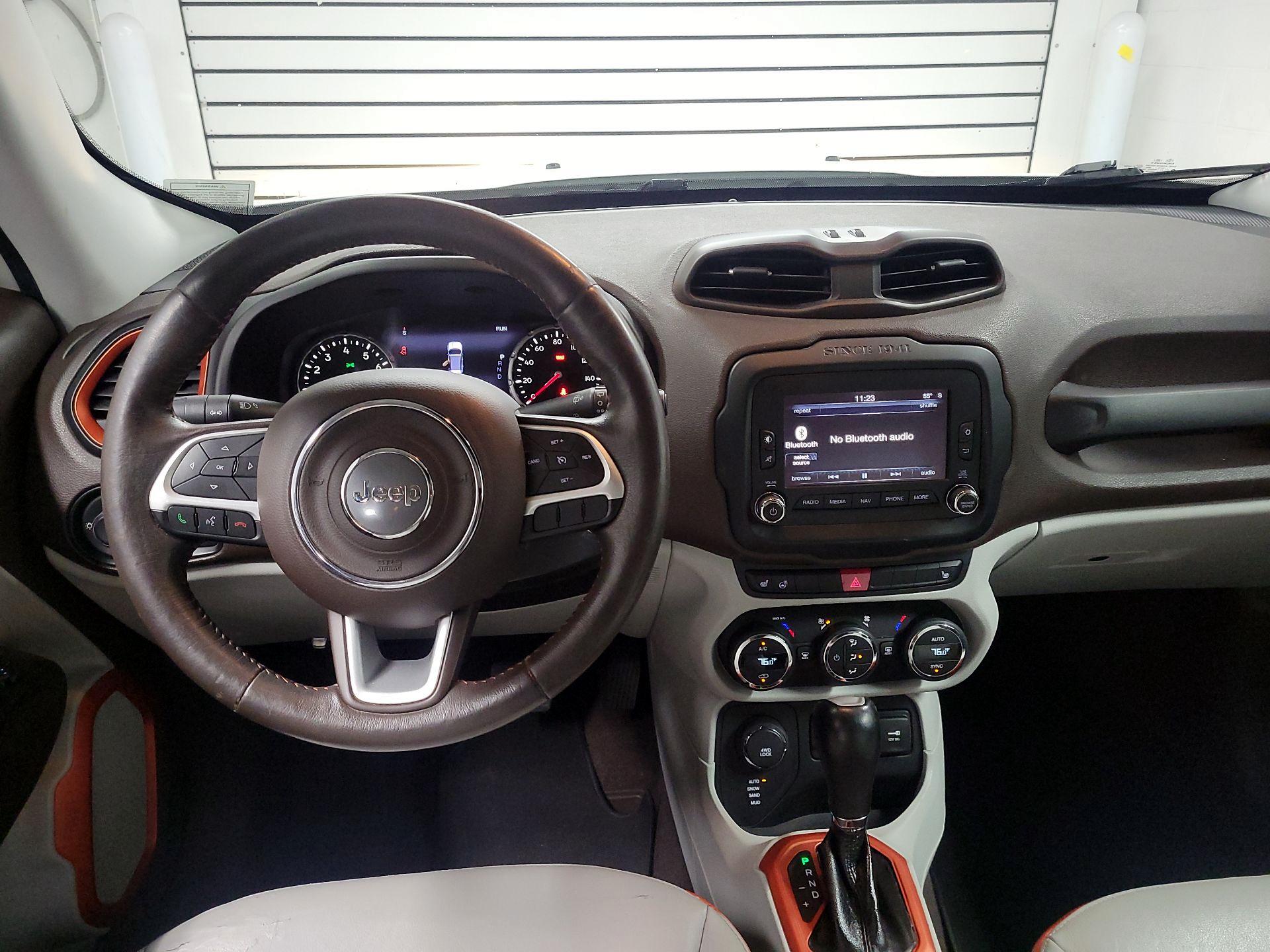 Thumbnail: 2016 Jeep Renegade - 9