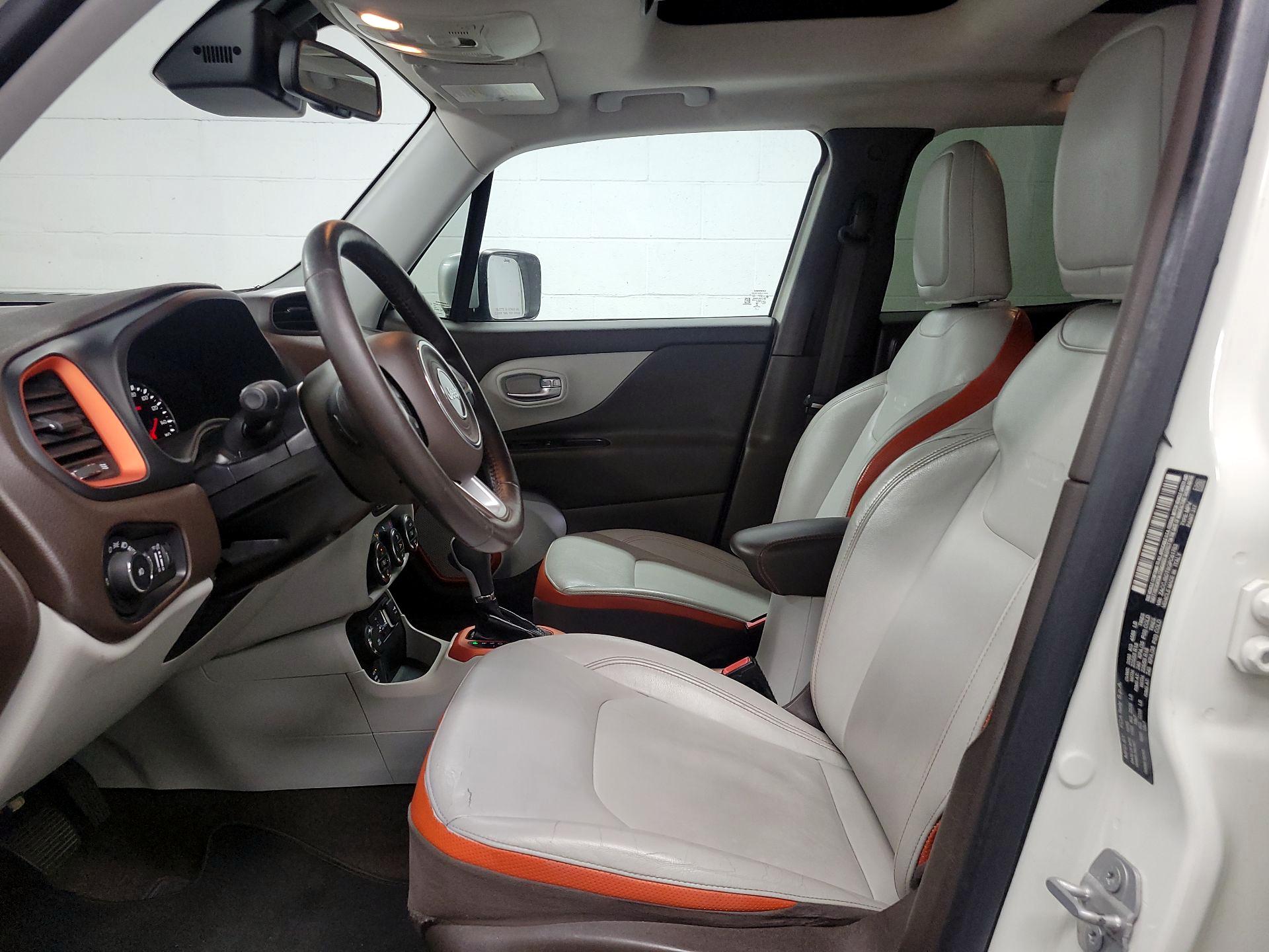 Thumbnail: 2016 Jeep Renegade - 11