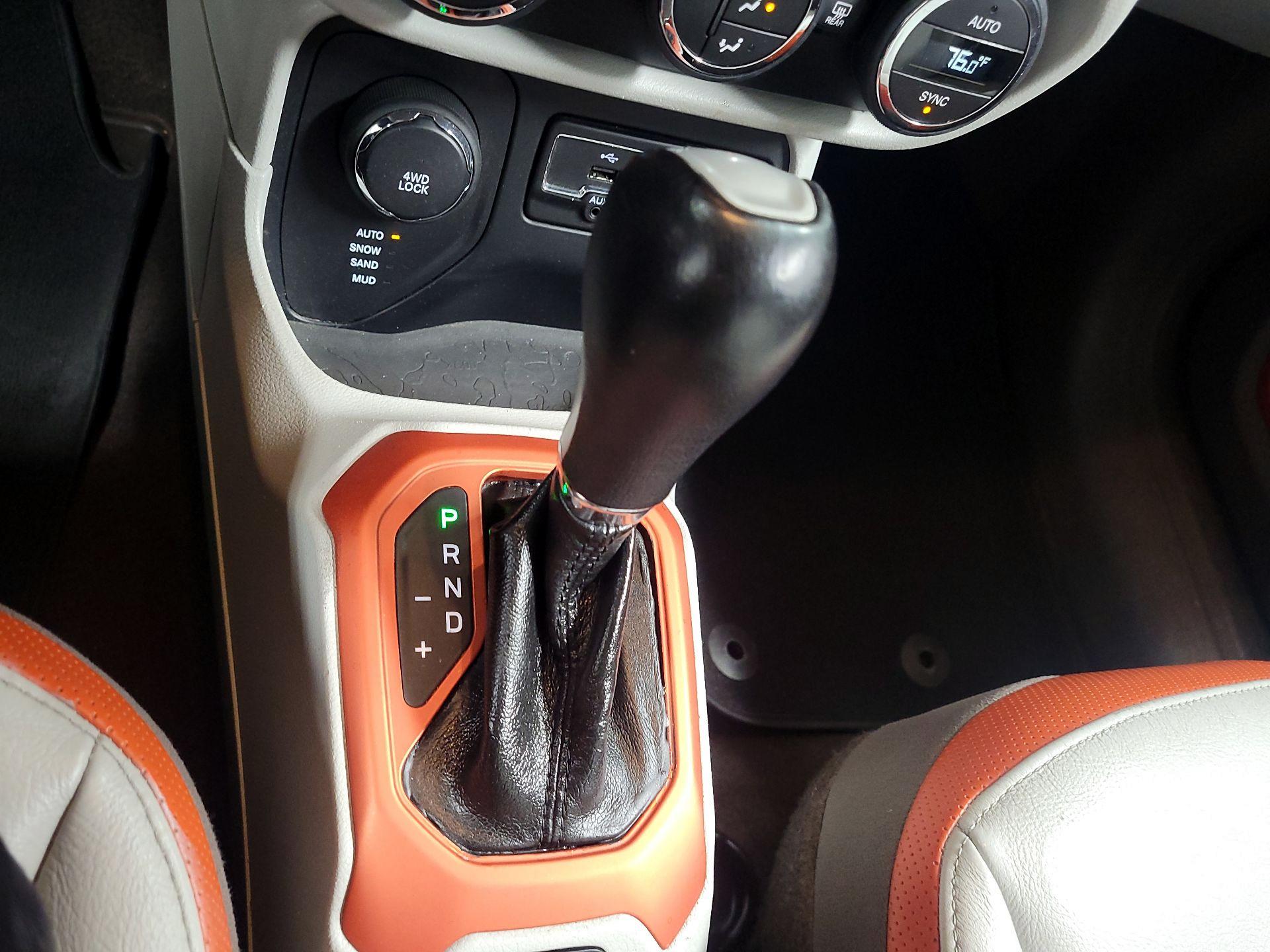 Thumbnail: 2016 Jeep Renegade - 16