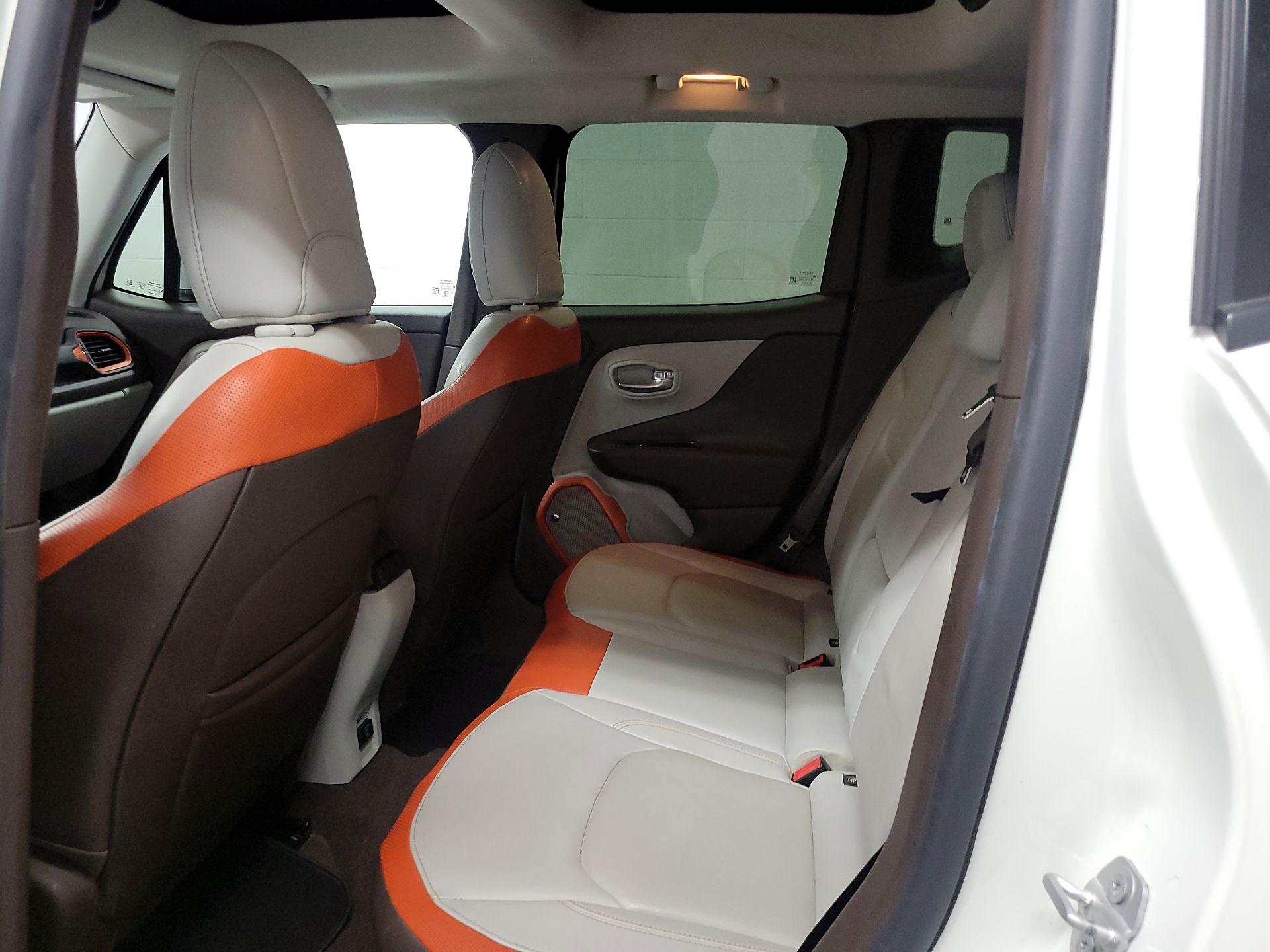 Thumbnail: 2016 Jeep Renegade - 17