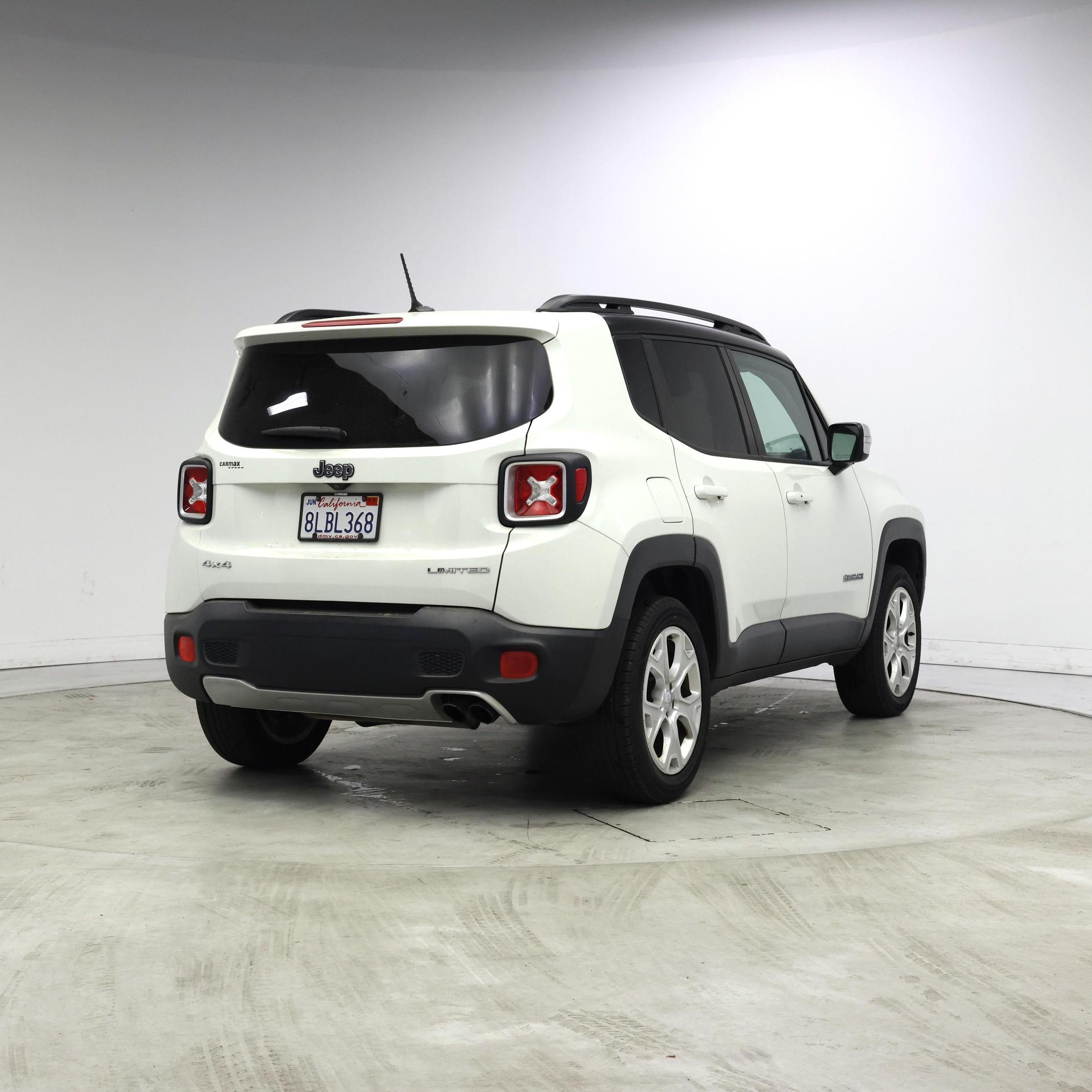 Thumbnail: 2016 Jeep Renegade - 8