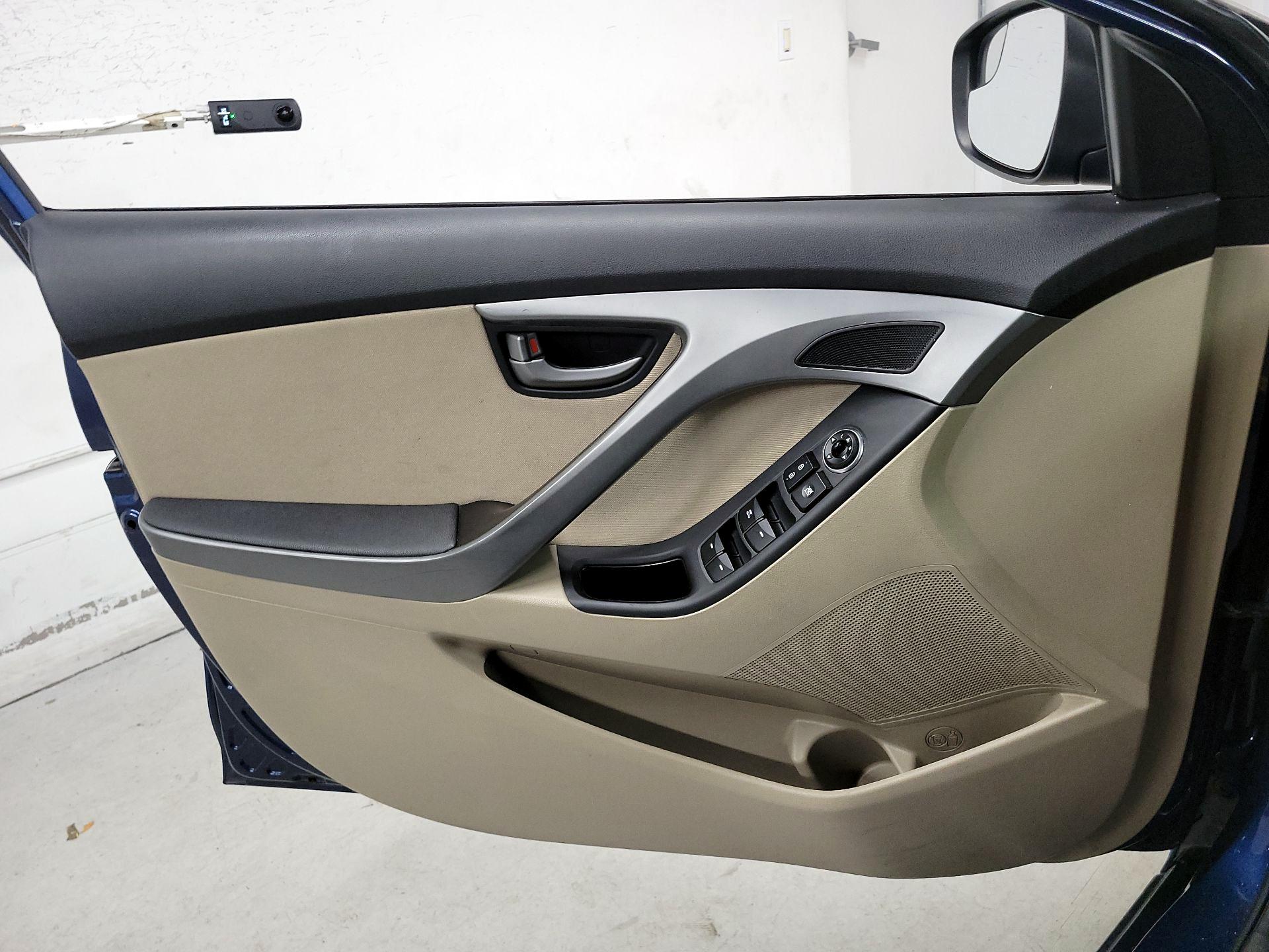 Thumbnail: 2016 Hyundai Elantra - 10