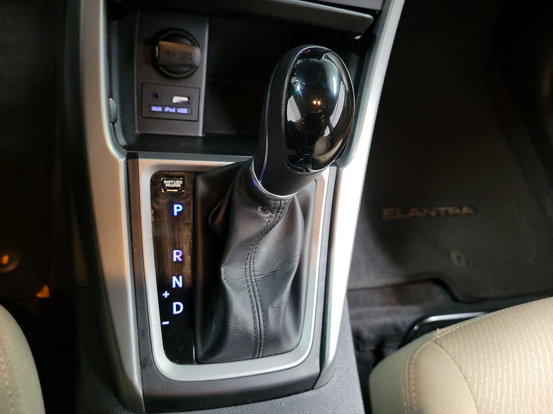 Thumbnail: 2016 Hyundai Elantra - 14