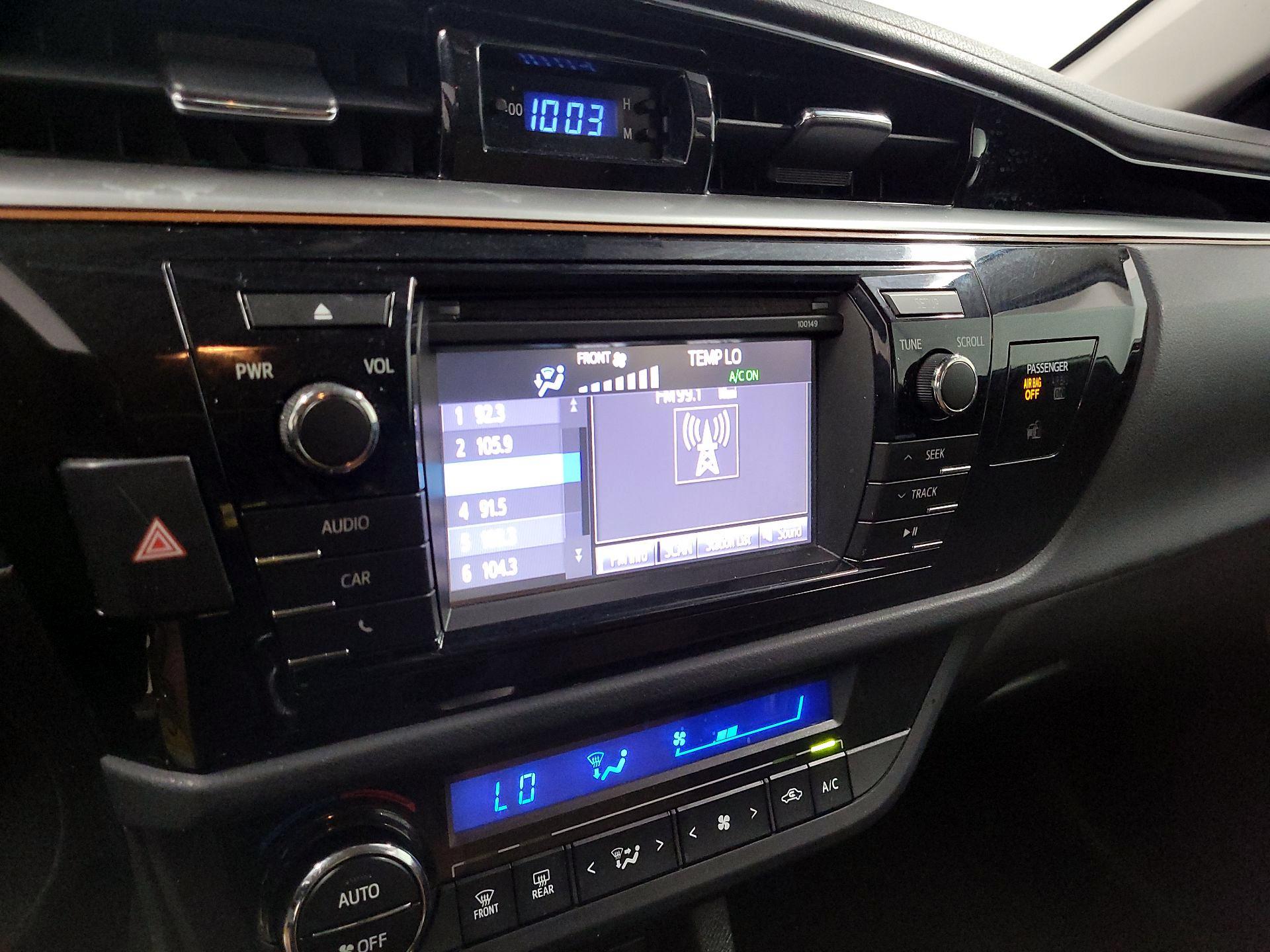 Thumbnail: 2015 Toyota Corolla - 11