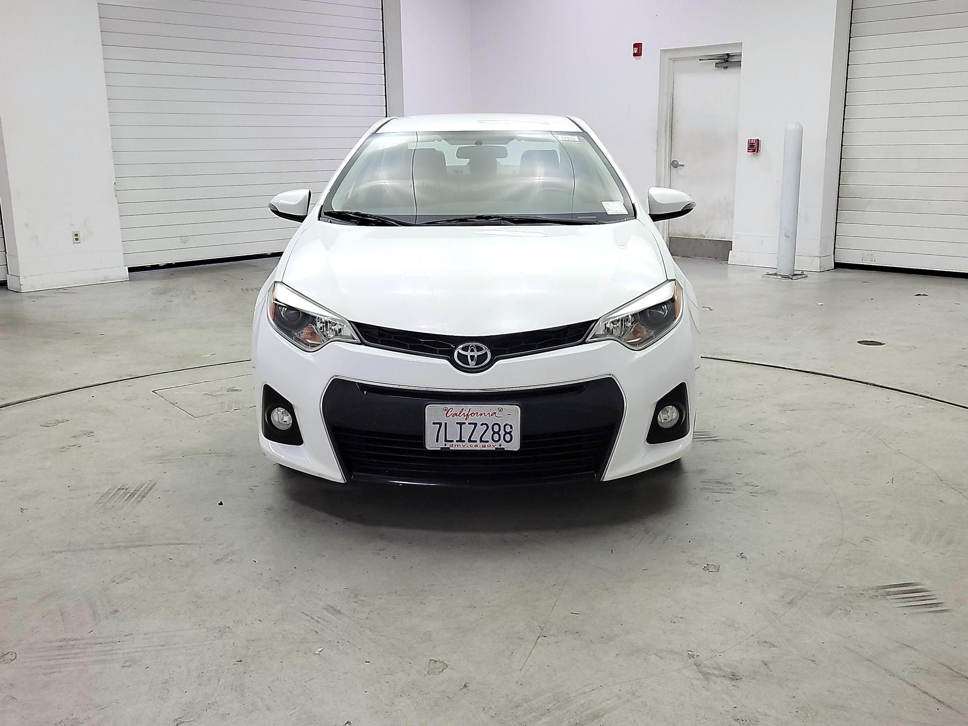Thumbnail: 2015 Toyota Corolla - 2