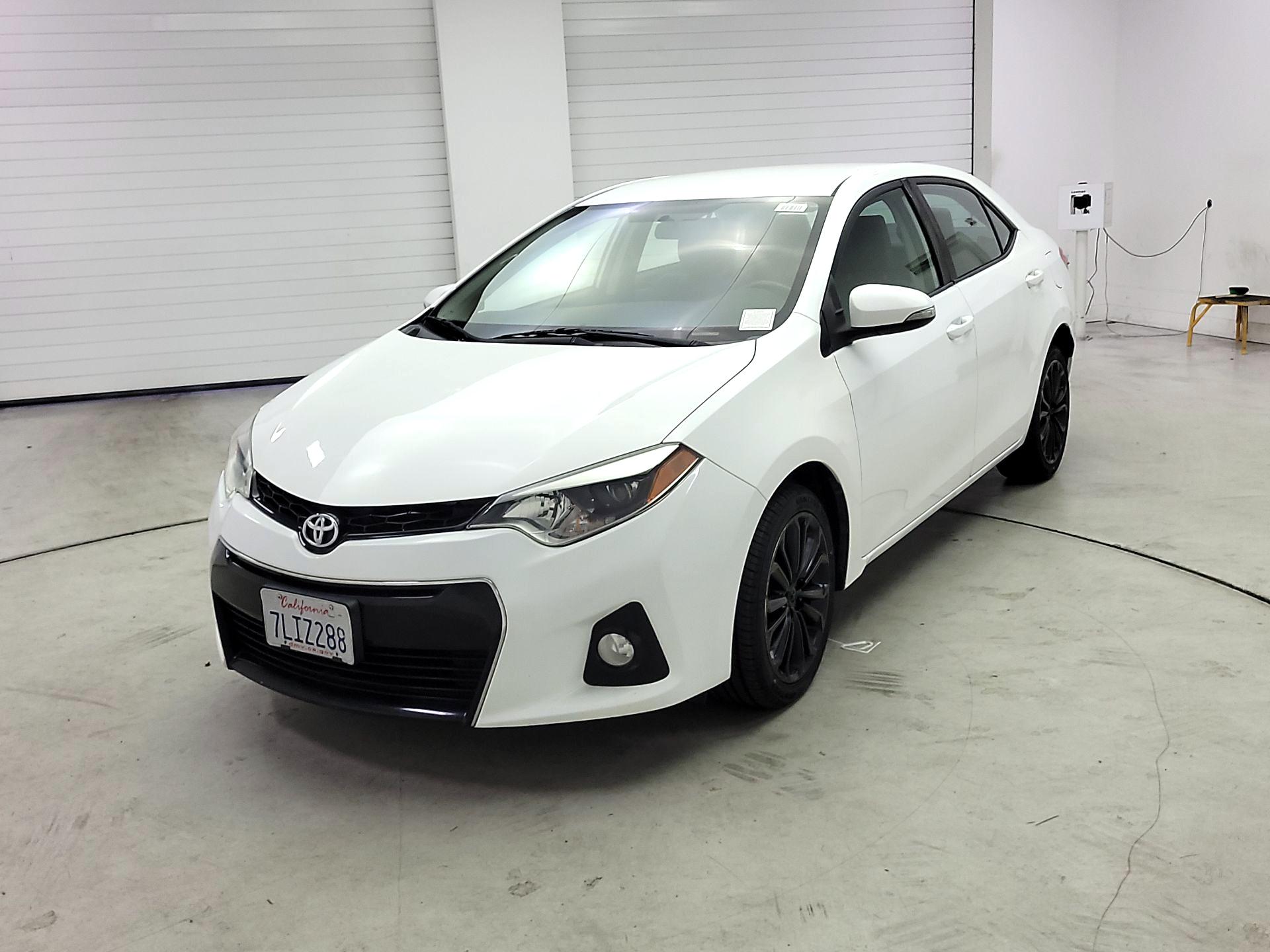 Thumbnail: 2015 Toyota Corolla - 3