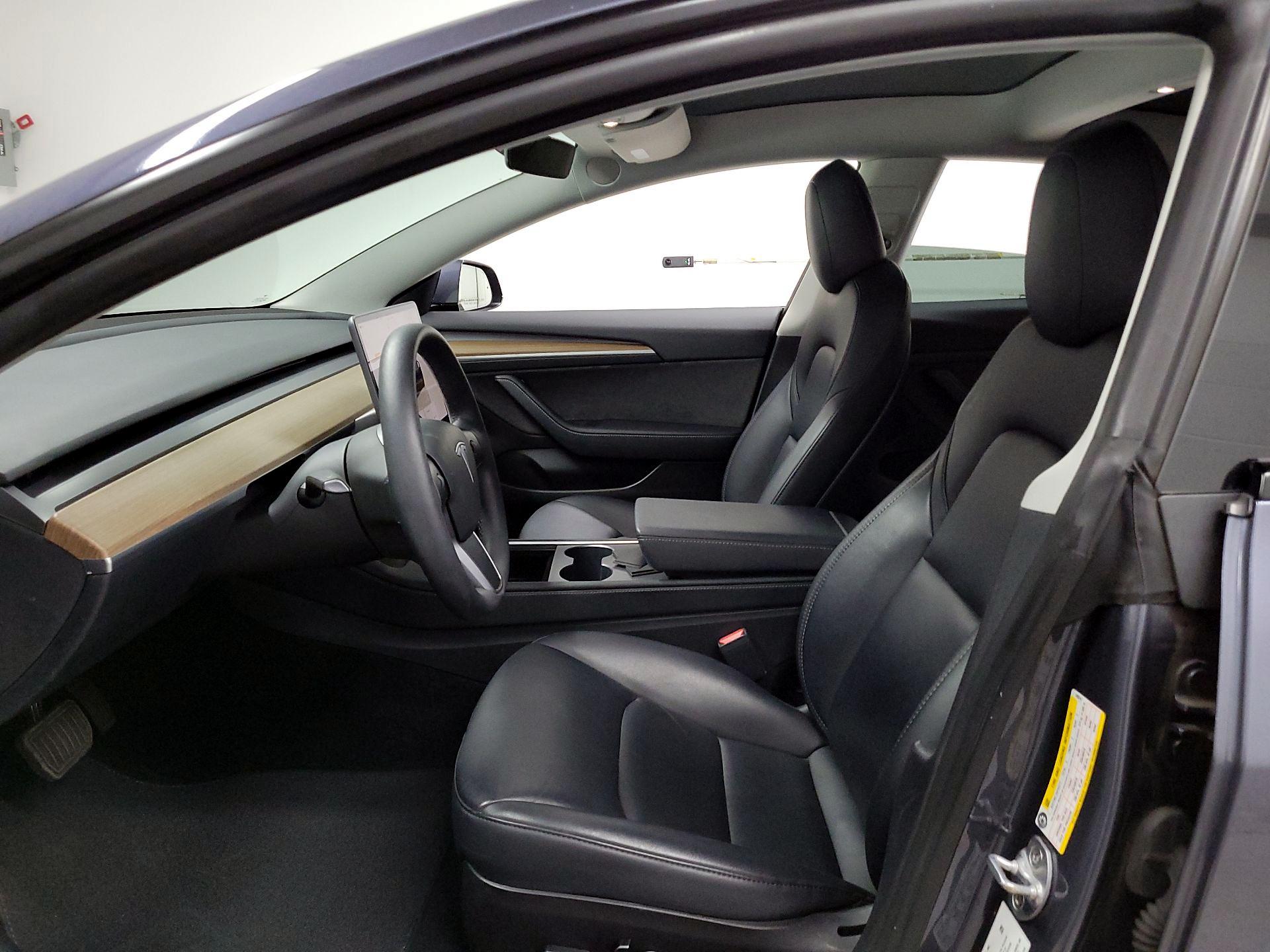 Thumbnail: 2023 Tesla Model 3 - 9