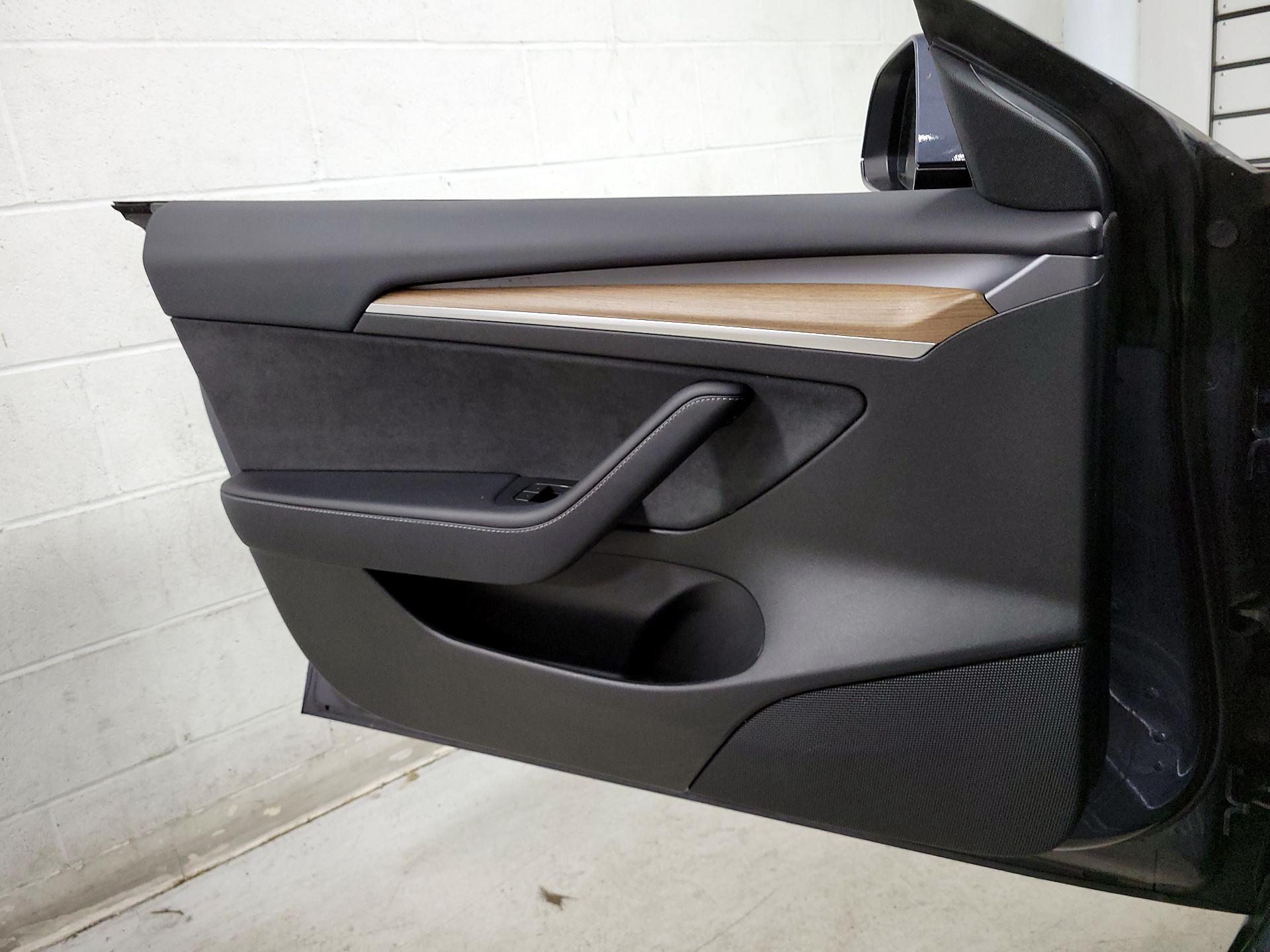 Thumbnail: 2023 Tesla Model 3 - 10