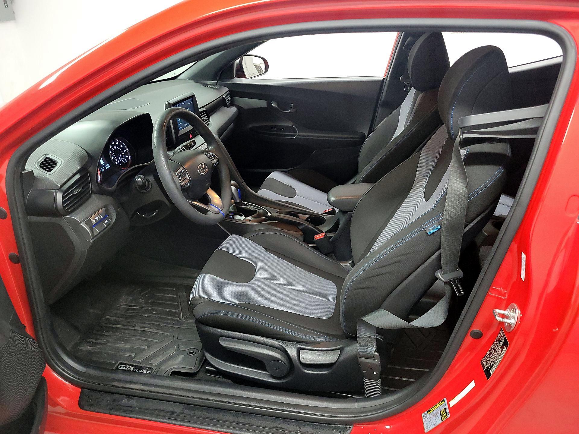 Thumbnail: 2019 Hyundai Veloster - 11