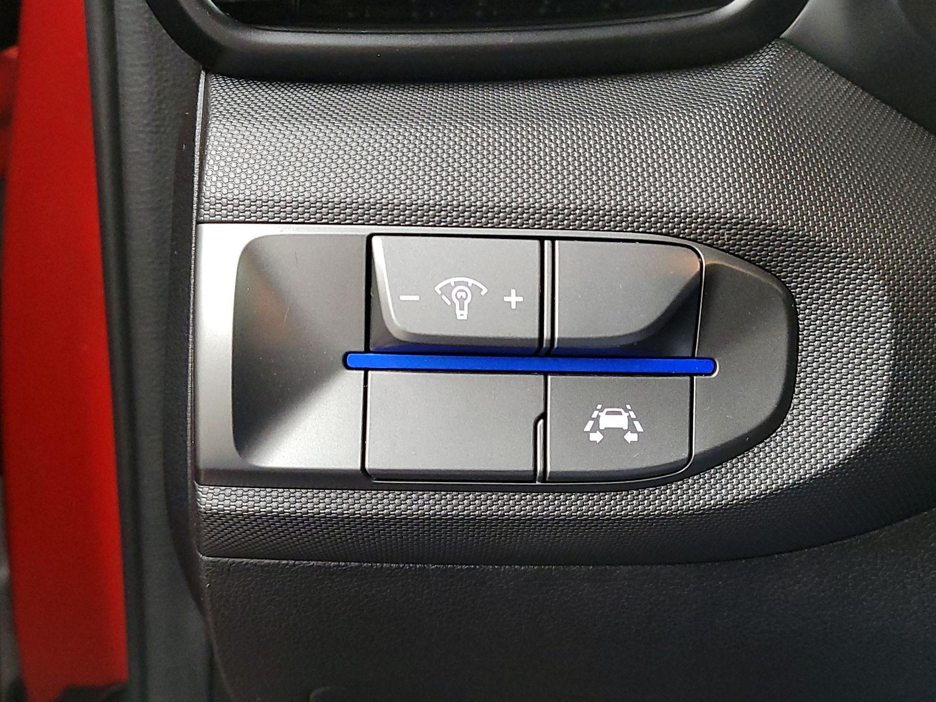 Thumbnail: 2019 Hyundai Veloster - 13