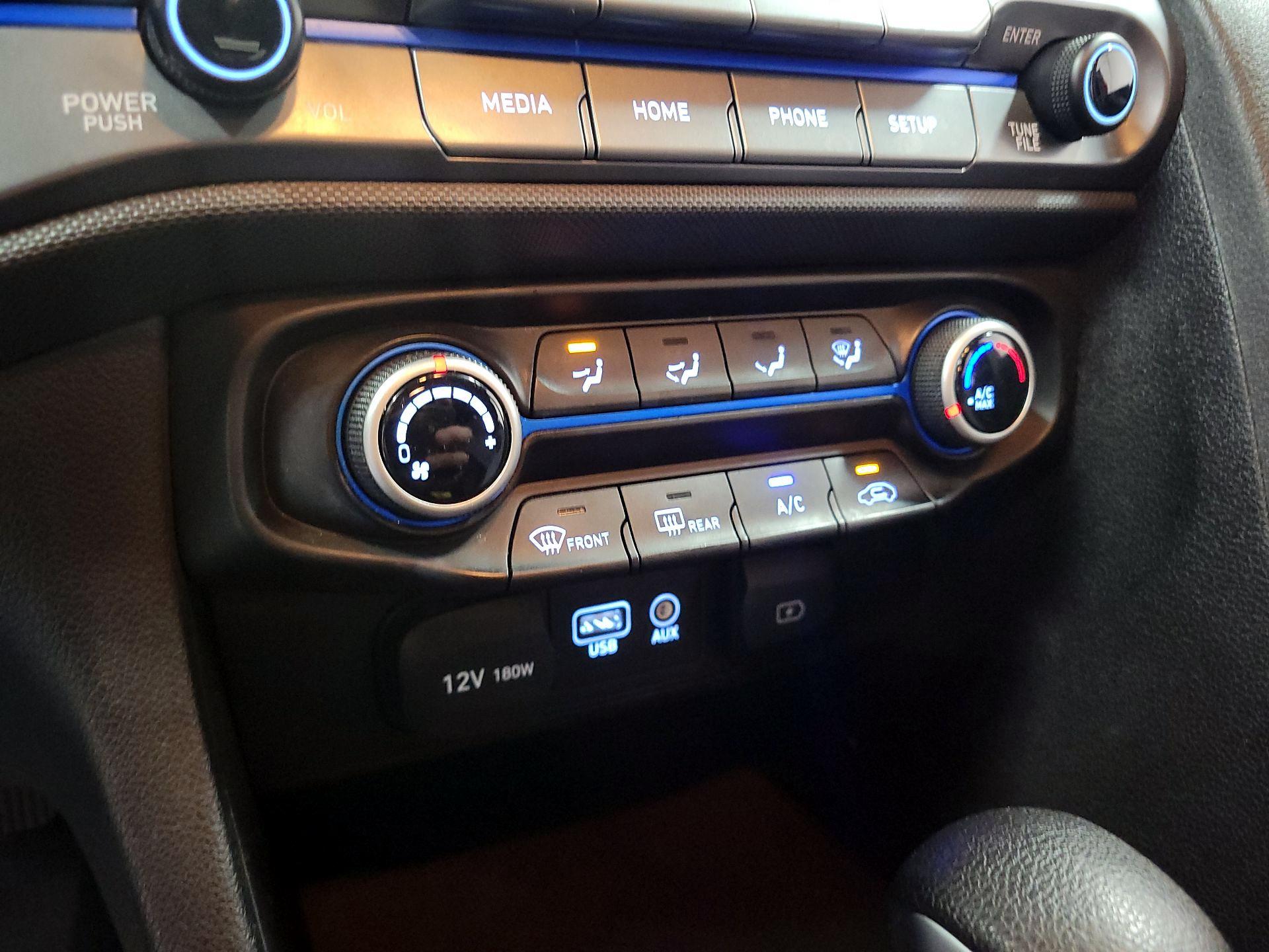 Thumbnail: 2019 Hyundai Veloster - 16