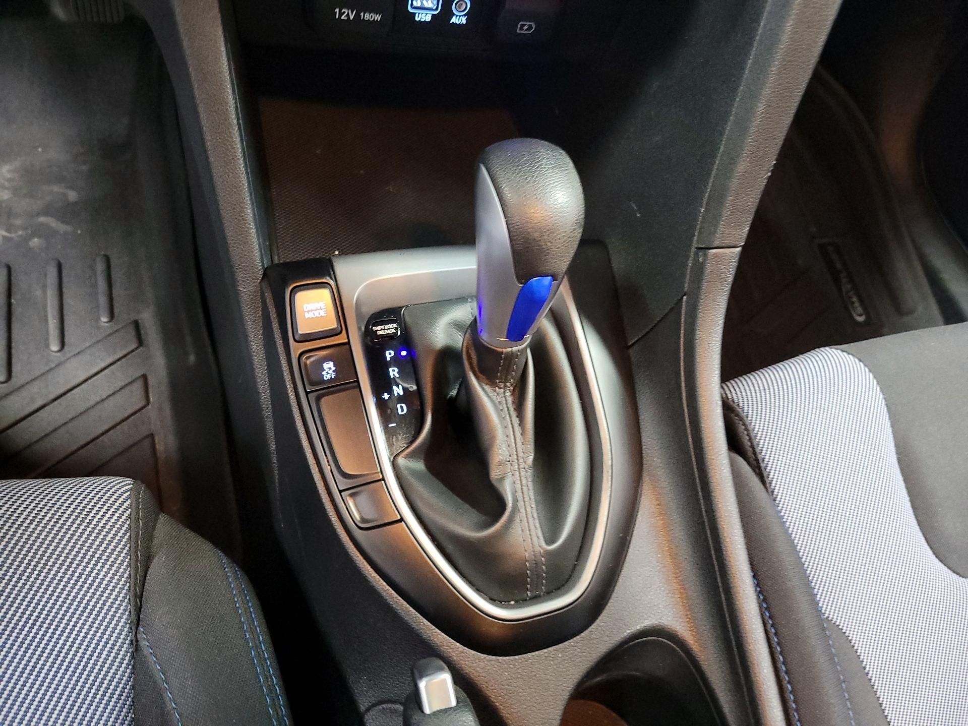 Thumbnail: 2019 Hyundai Veloster - 17