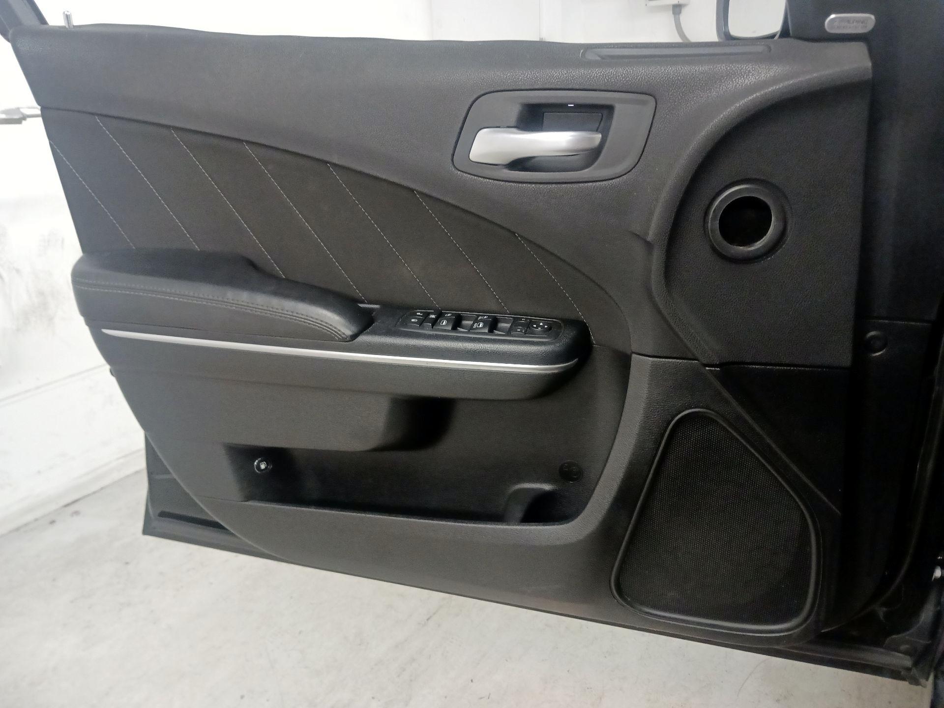 Thumbnail: 2017 Dodge Charger - 12