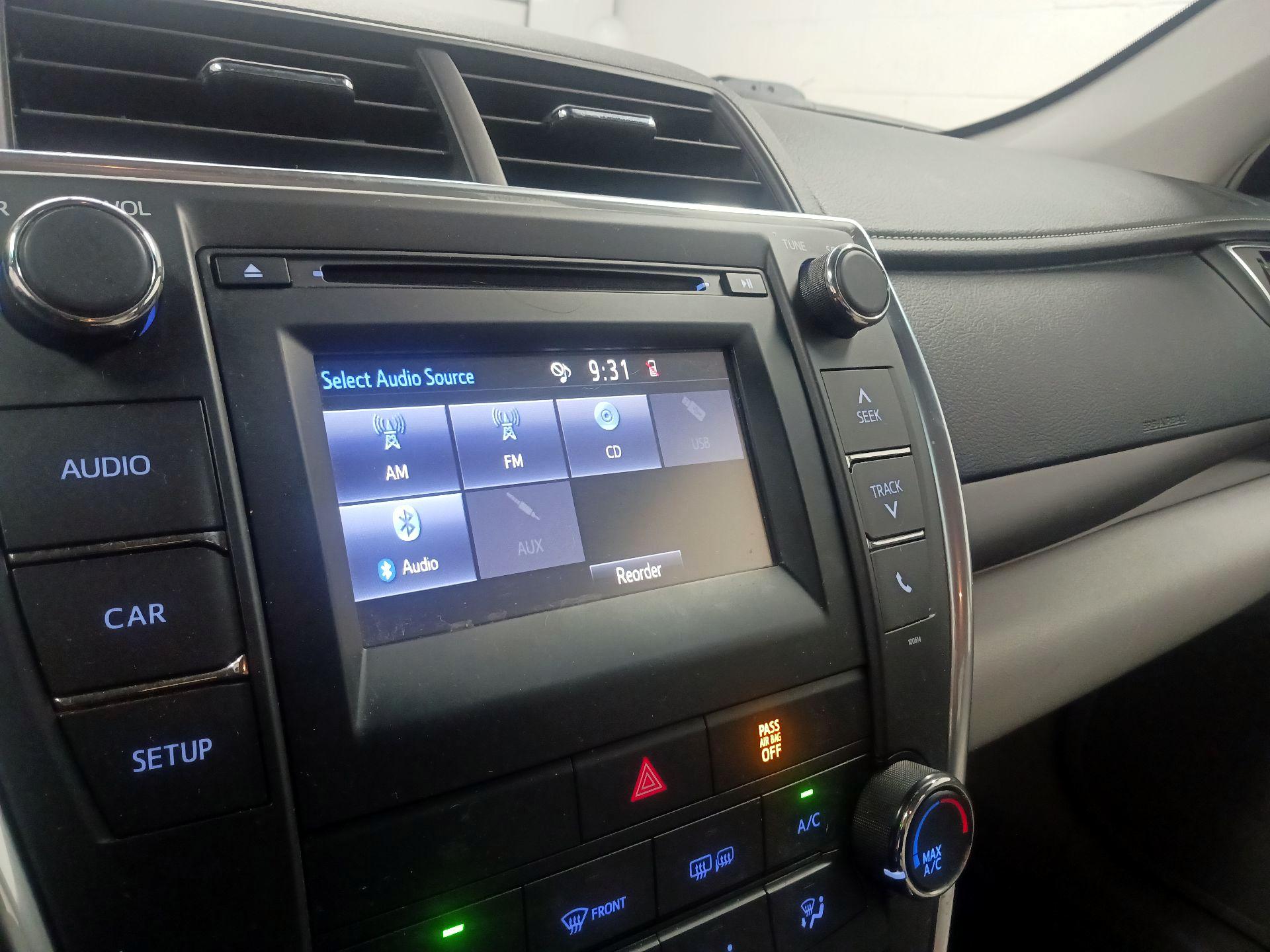 Thumbnail: 2017 Toyota Camry - 12