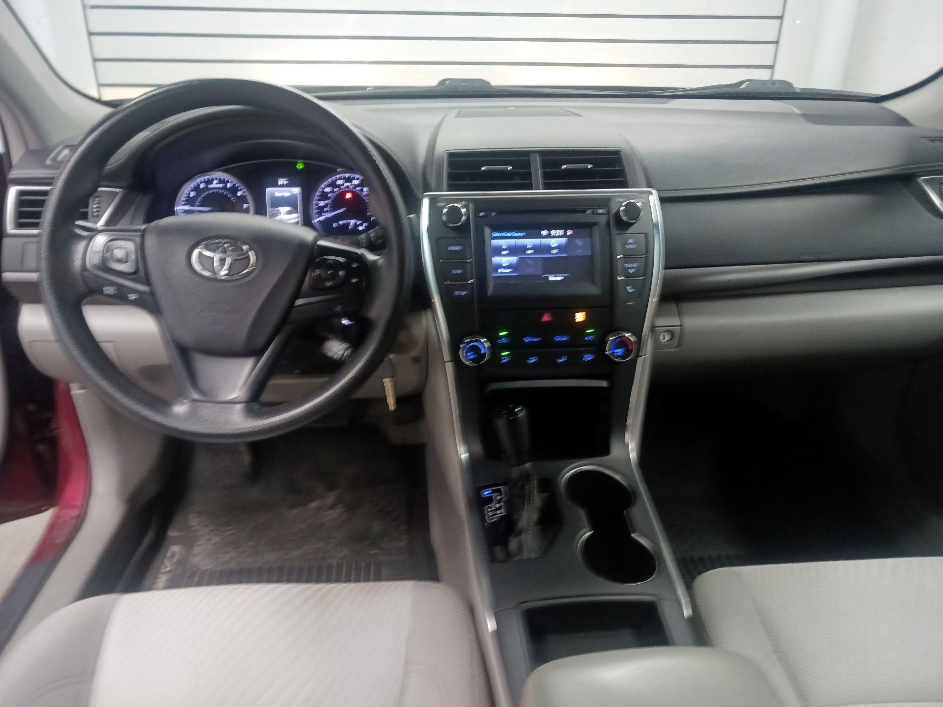 Thumbnail: 2017 Toyota Camry - 8