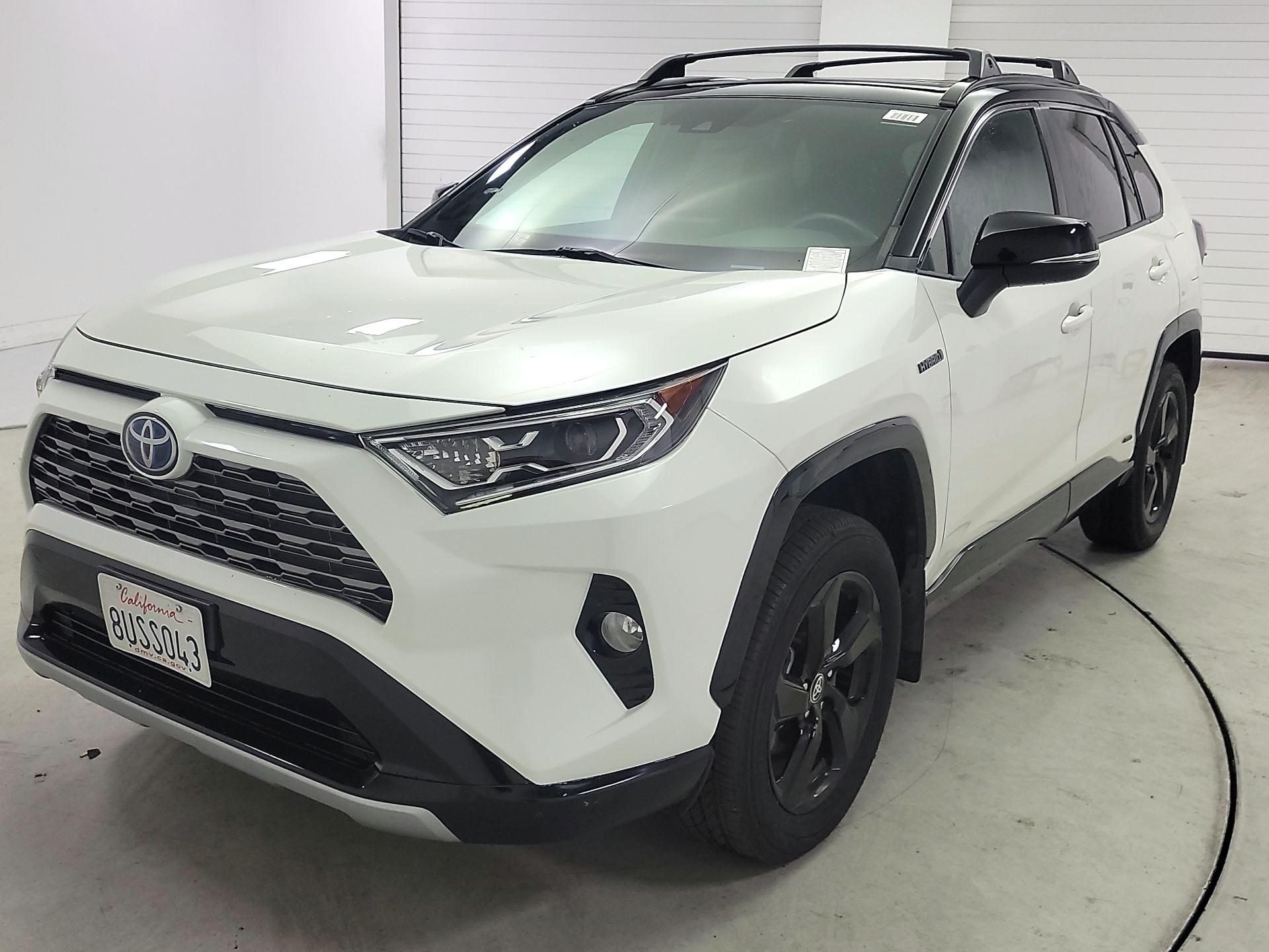 Thumbnail: 2021 Toyota RAV4 - 3