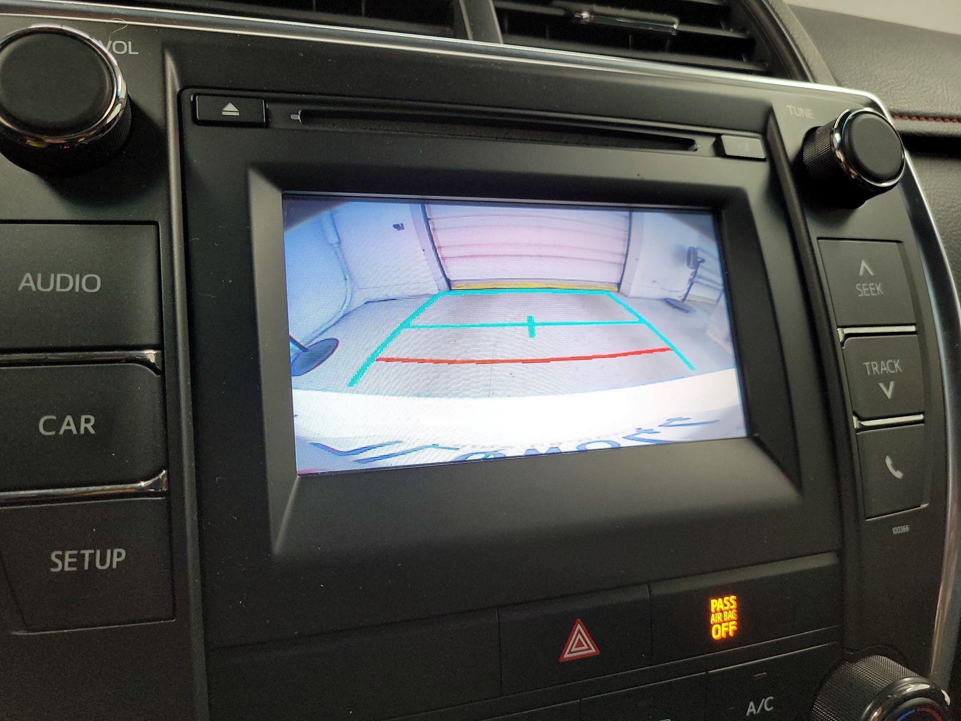 Thumbnail: 2015 Toyota Camry - 12