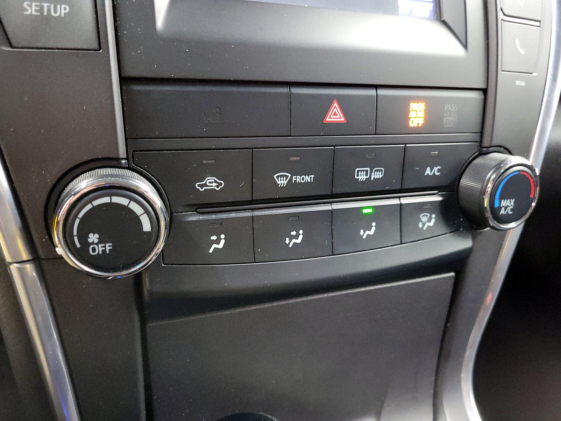 Thumbnail: 2015 Toyota Camry - 14