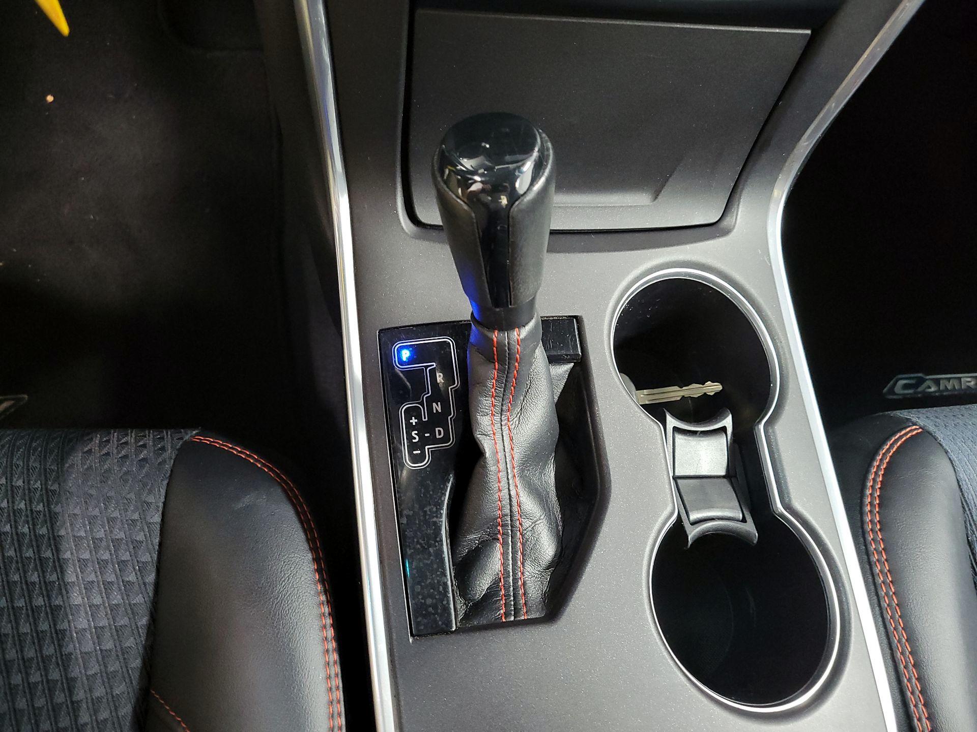 Thumbnail: 2015 Toyota Camry - 15