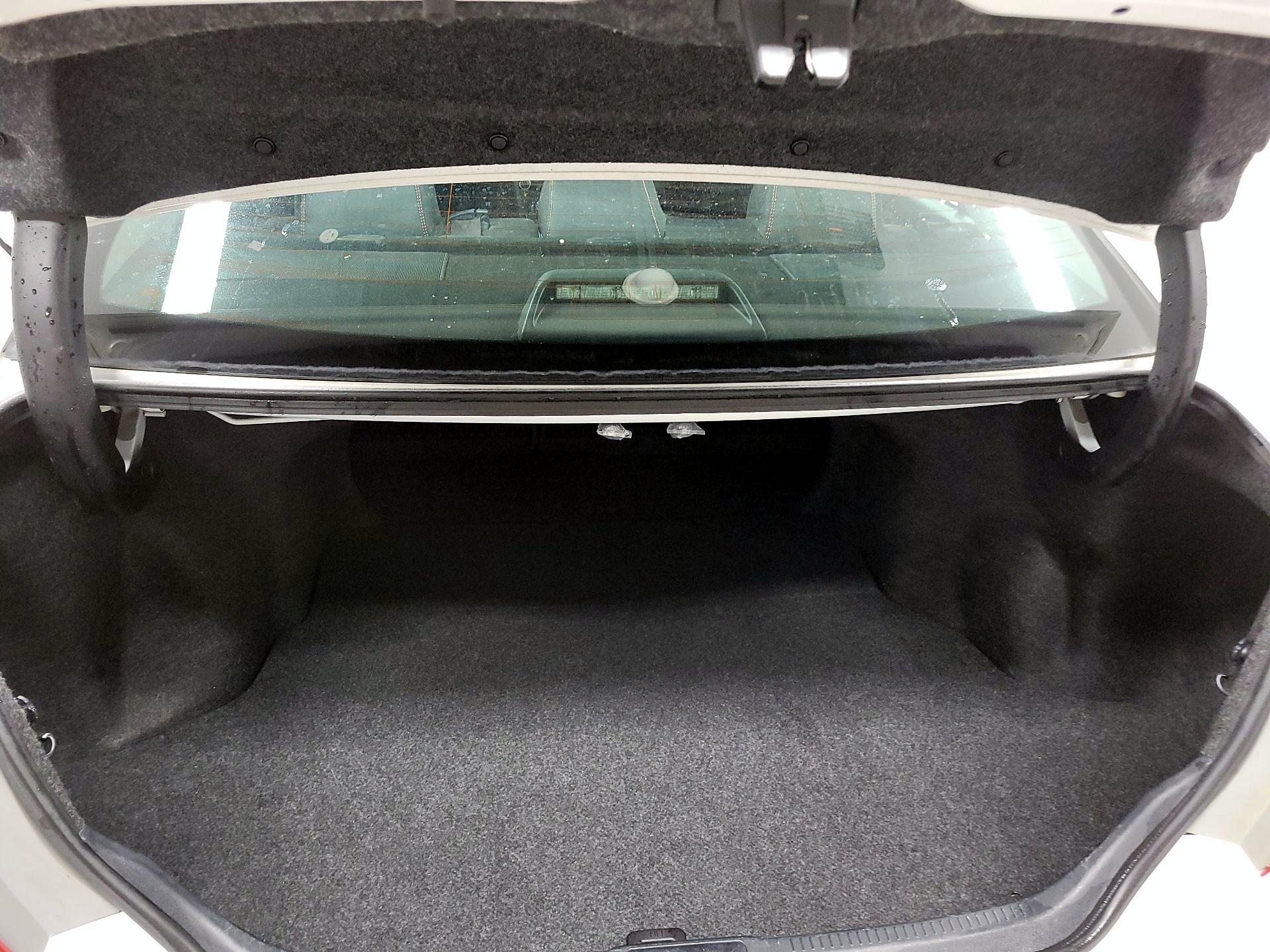 Thumbnail: 2015 Toyota Camry - 18