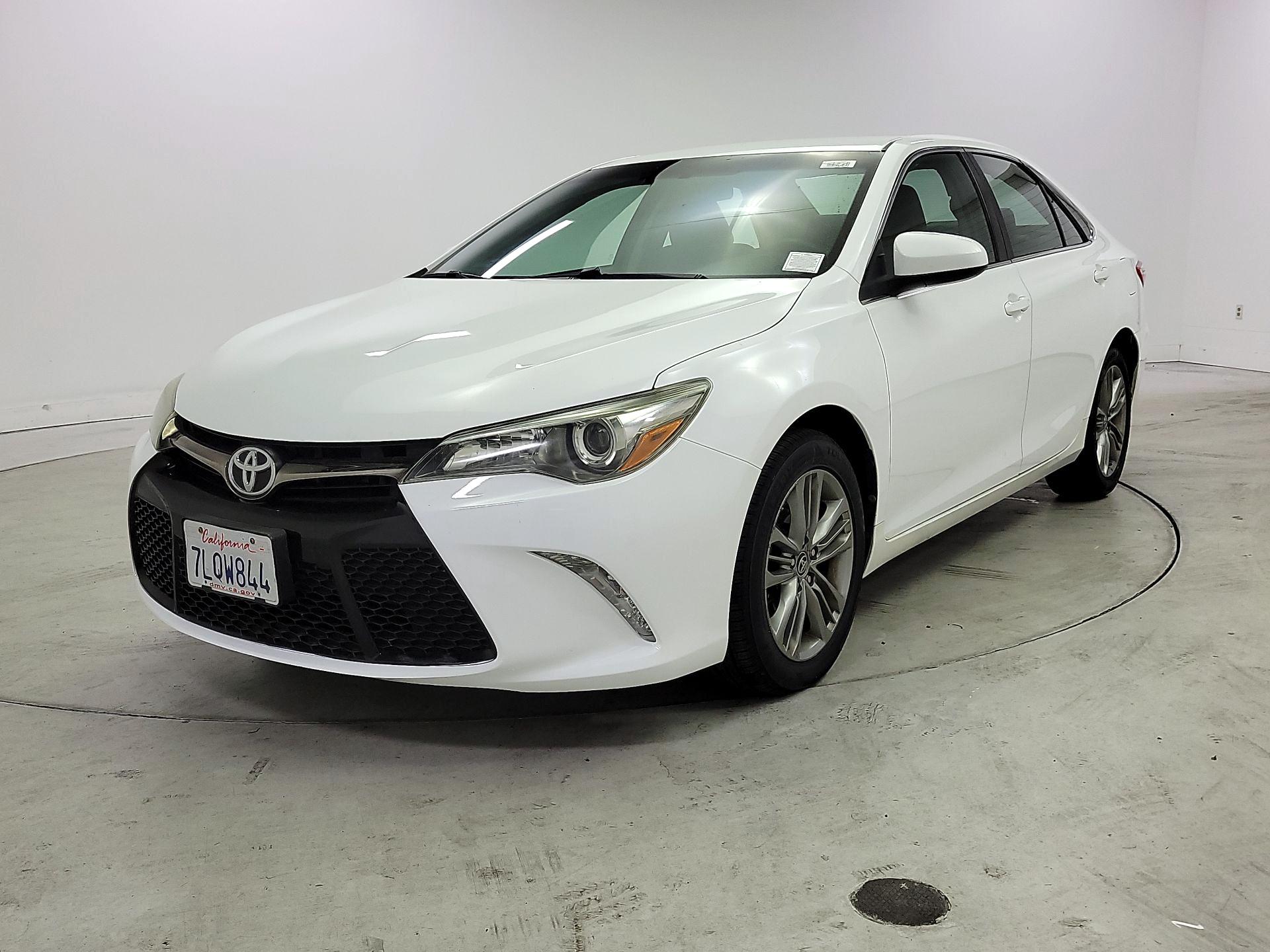 Thumbnail: 2015 Toyota Camry - 3