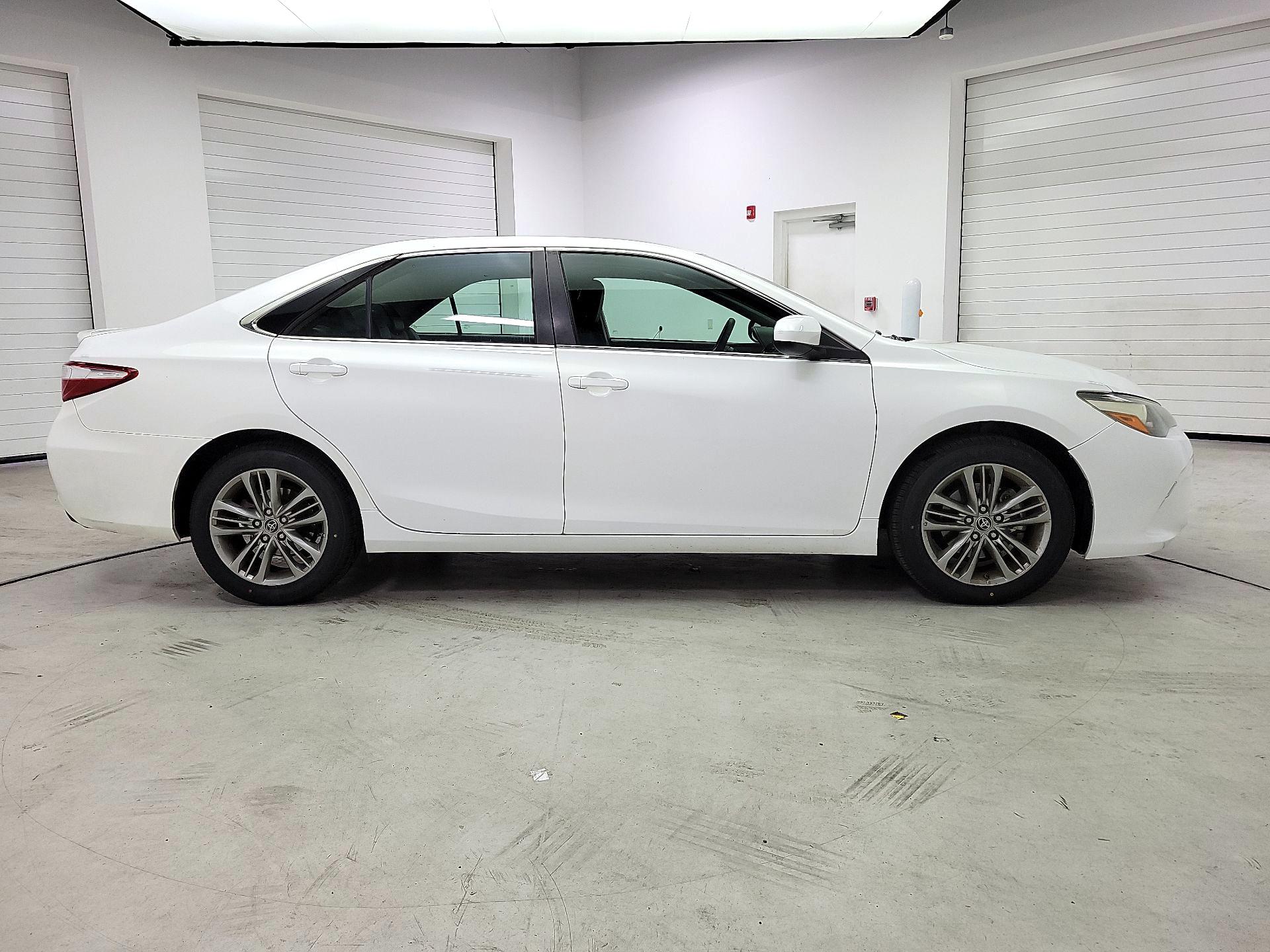 Thumbnail: 2015 Toyota Camry - 4