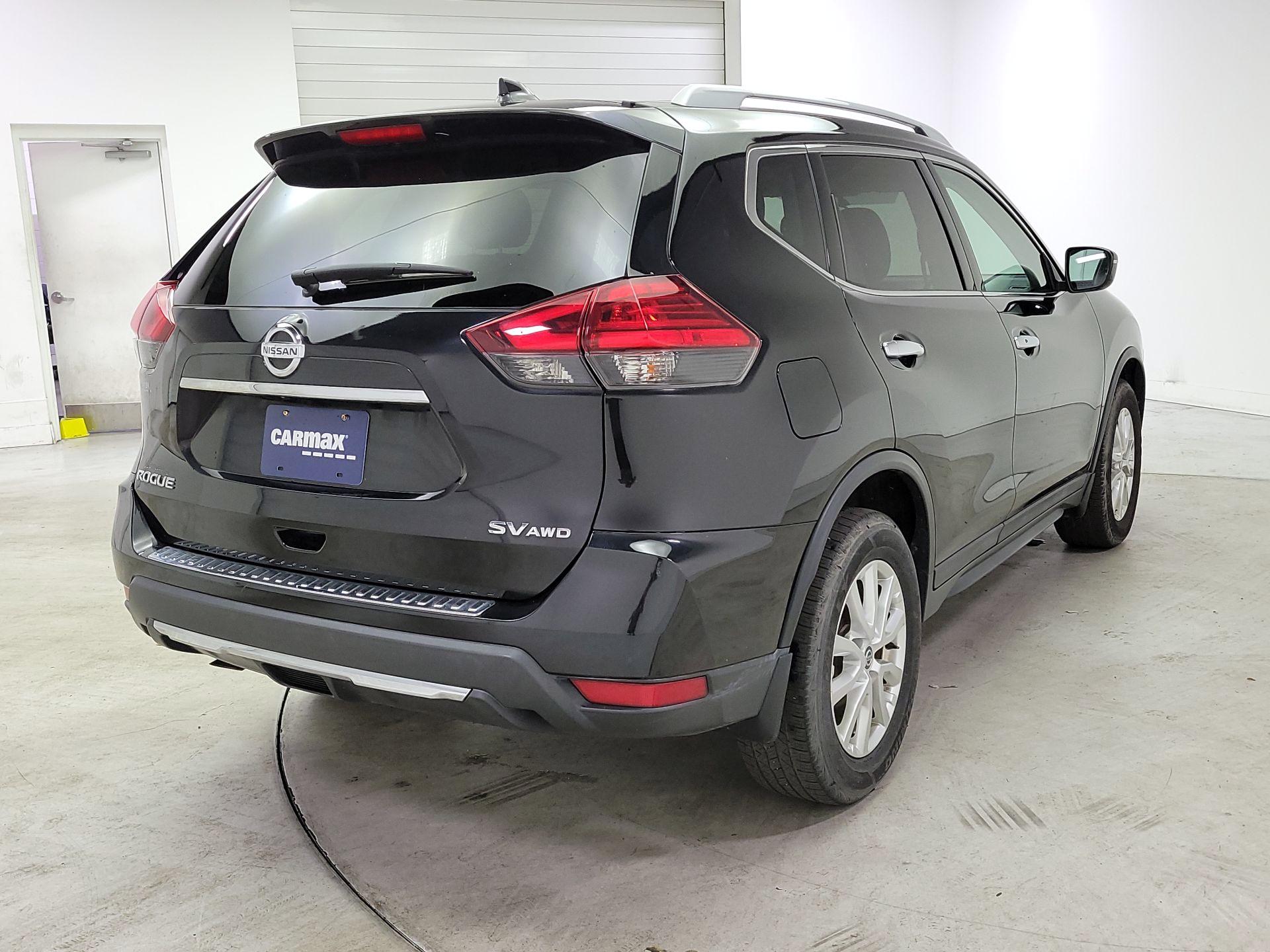 Thumbnail: 2017 Nissan Rogue - 5
