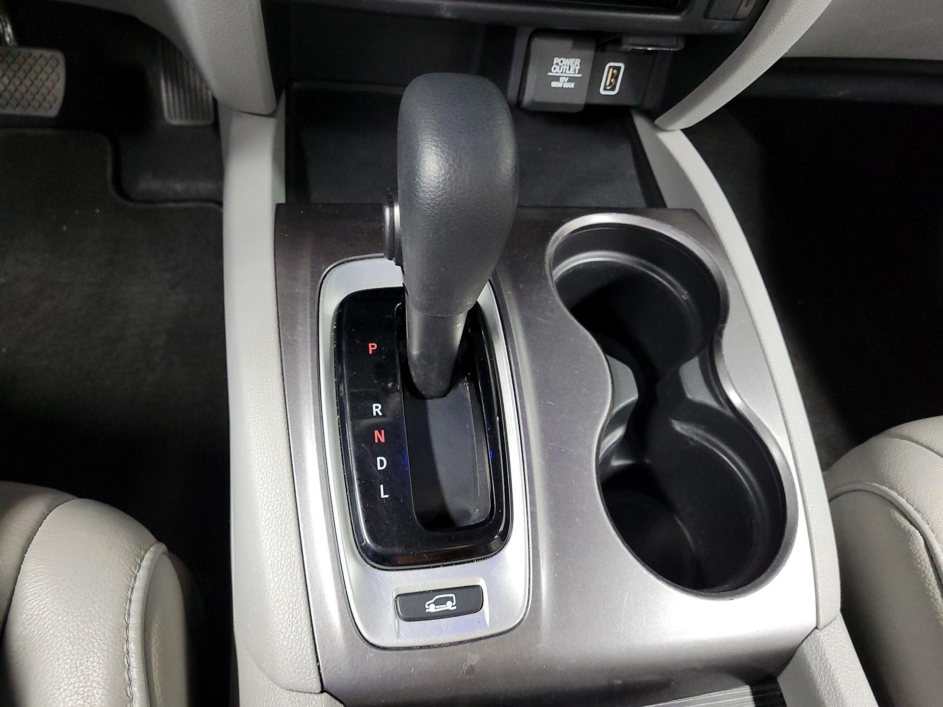 Thumbnail: 2019 Honda Pilot - 17