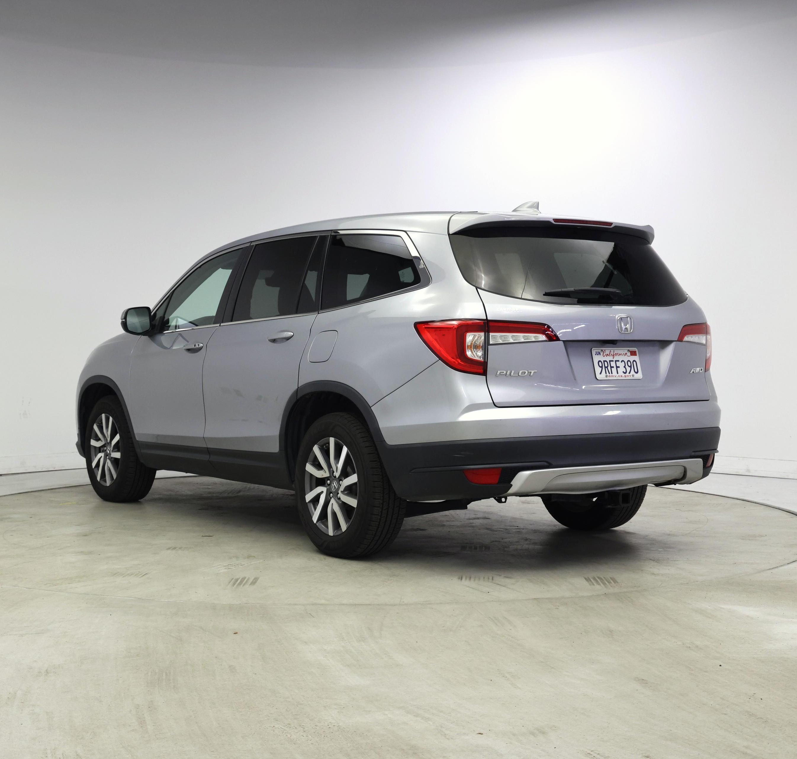 Thumbnail: 2019 Honda Pilot - 2