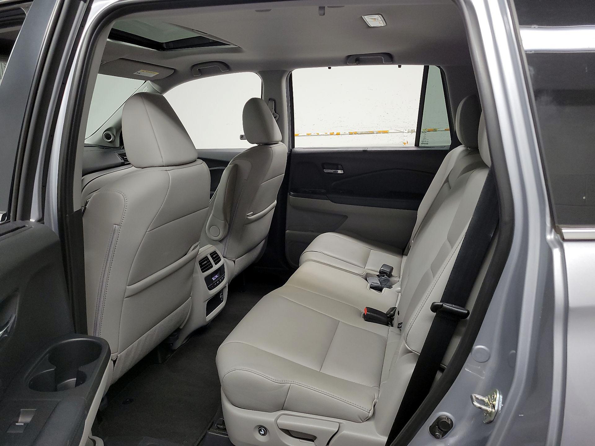 Thumbnail: 2019 Honda Pilot - 20