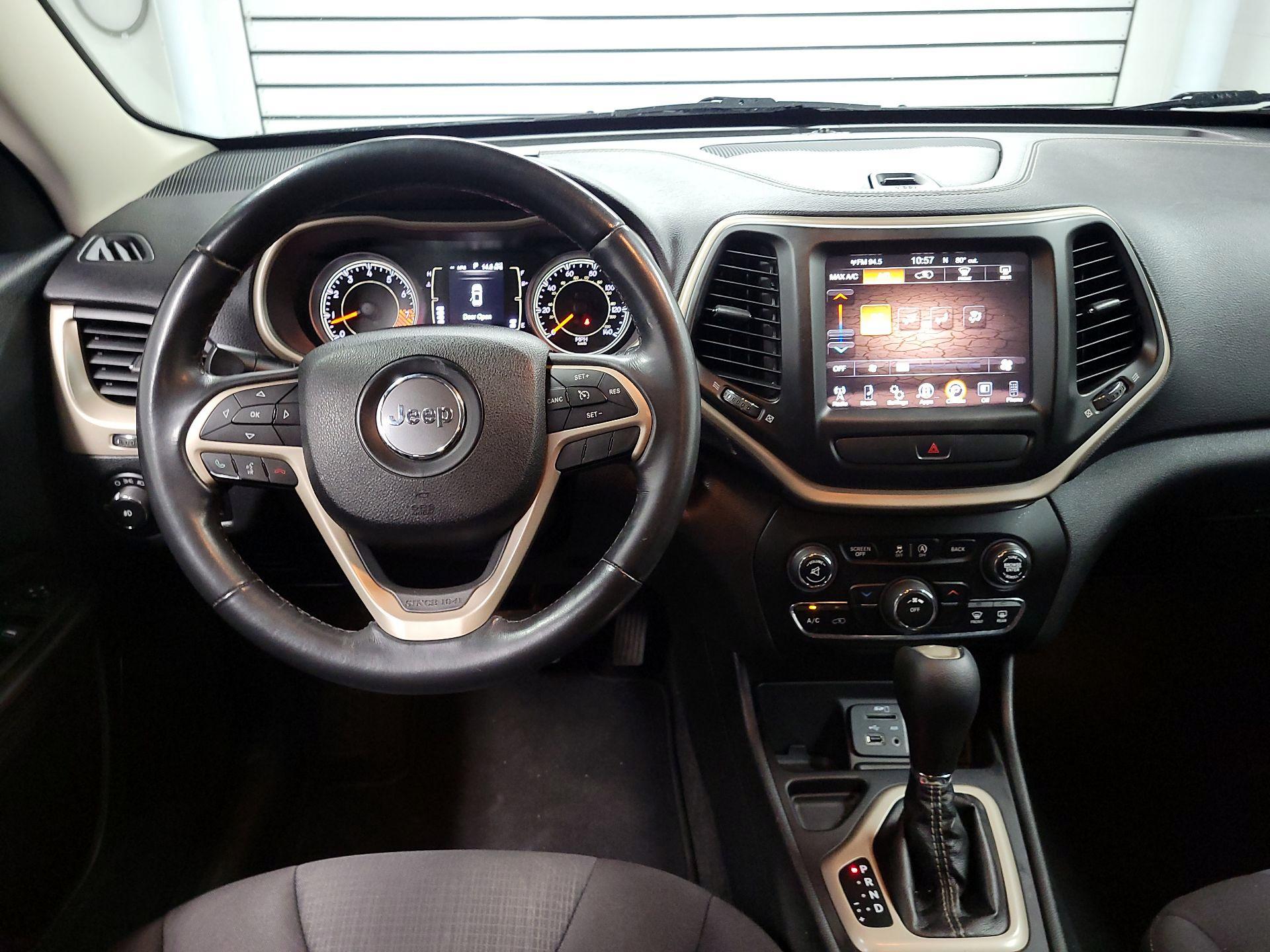 Thumbnail: 2015 Jeep Cherokee - 9