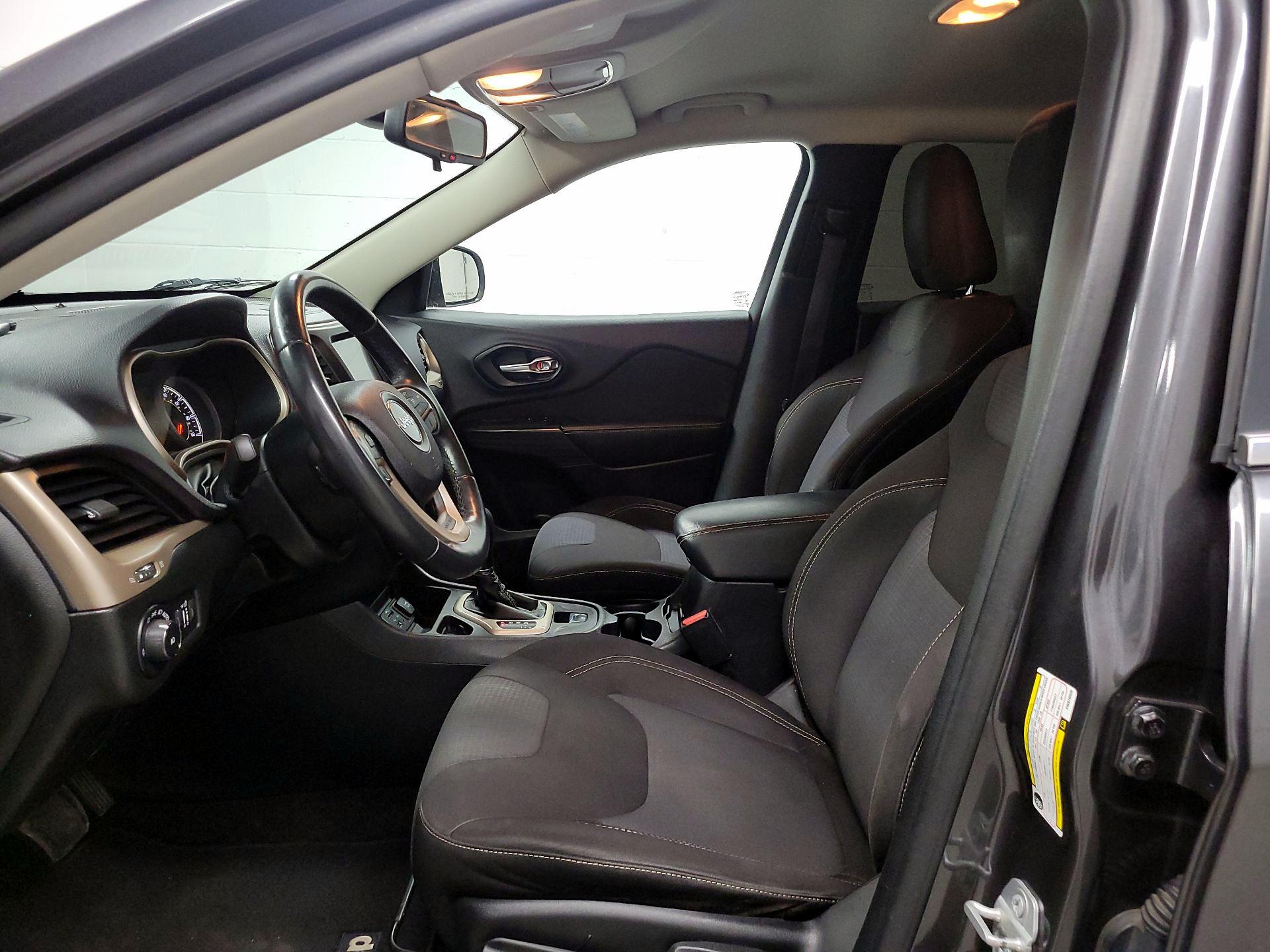 Thumbnail: 2015 Jeep Cherokee - 11