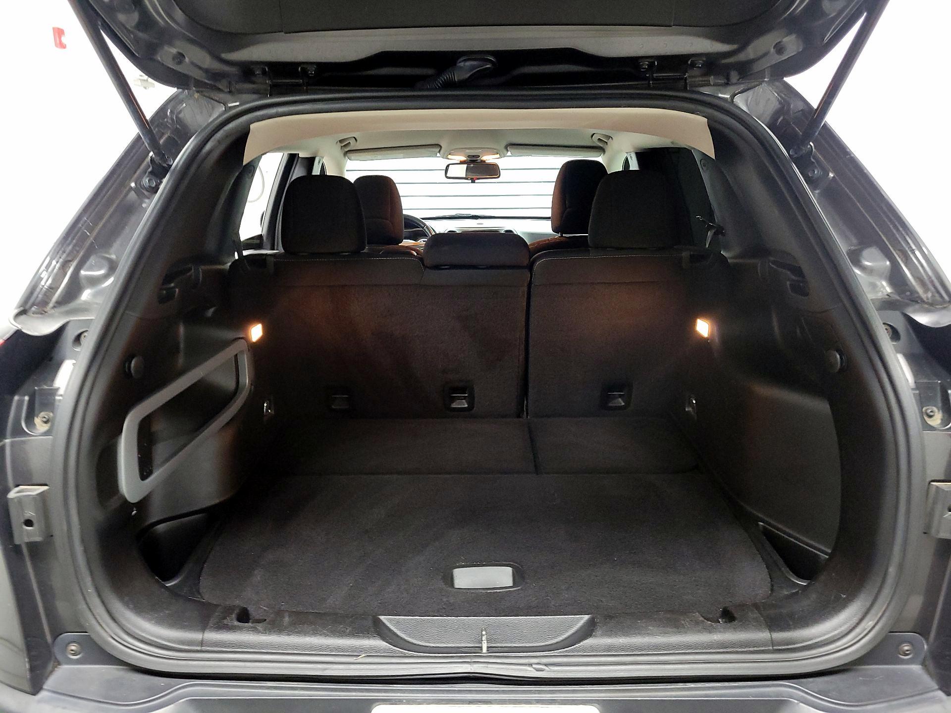 Thumbnail: 2015 Jeep Cherokee - 18