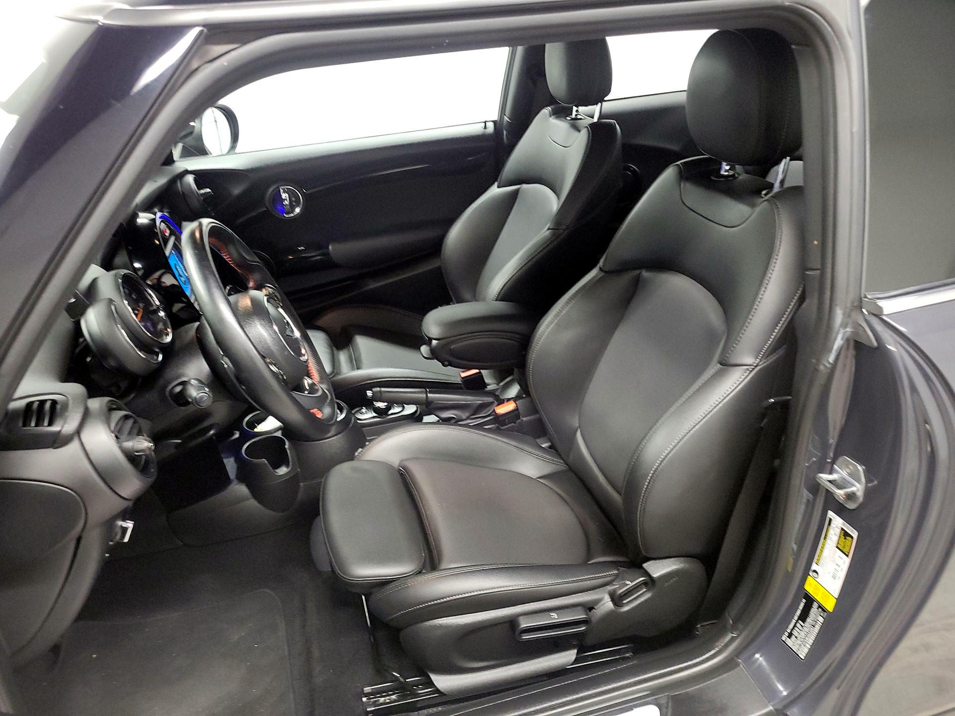 Thumbnail: 2019 MINI Cooper Hardtop - 9