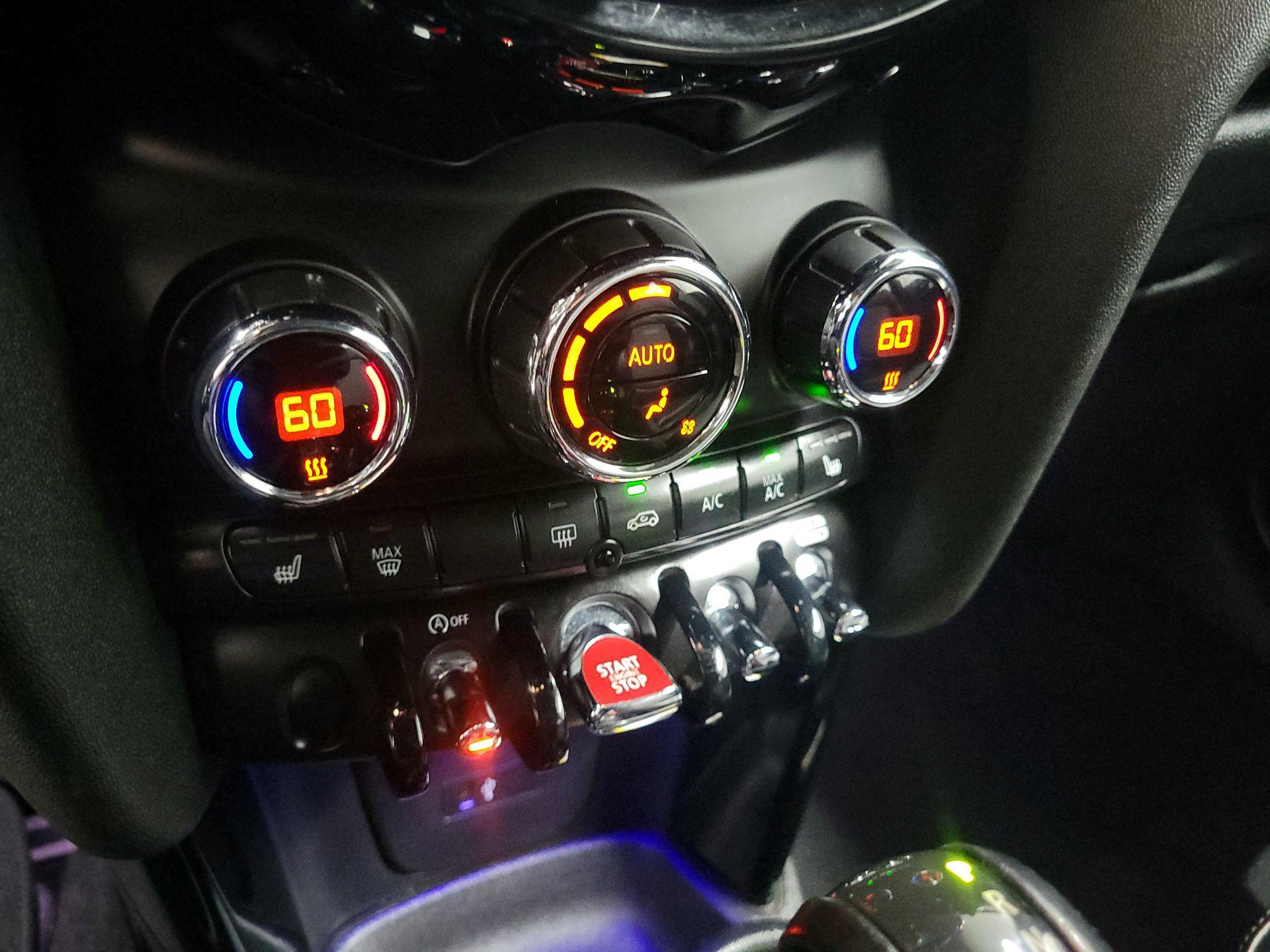 Thumbnail: 2019 MINI Cooper Hardtop - 12