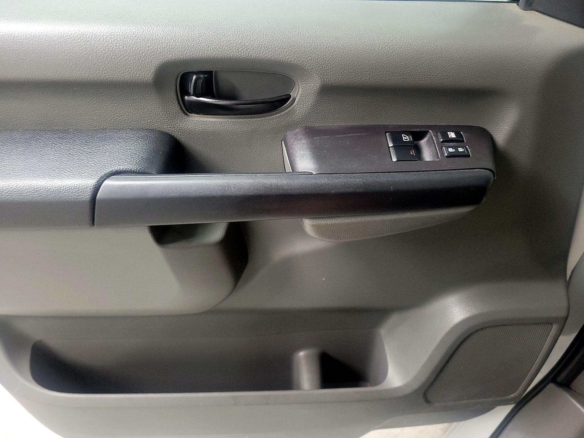 Thumbnail: 2020 Nissan NV - 12