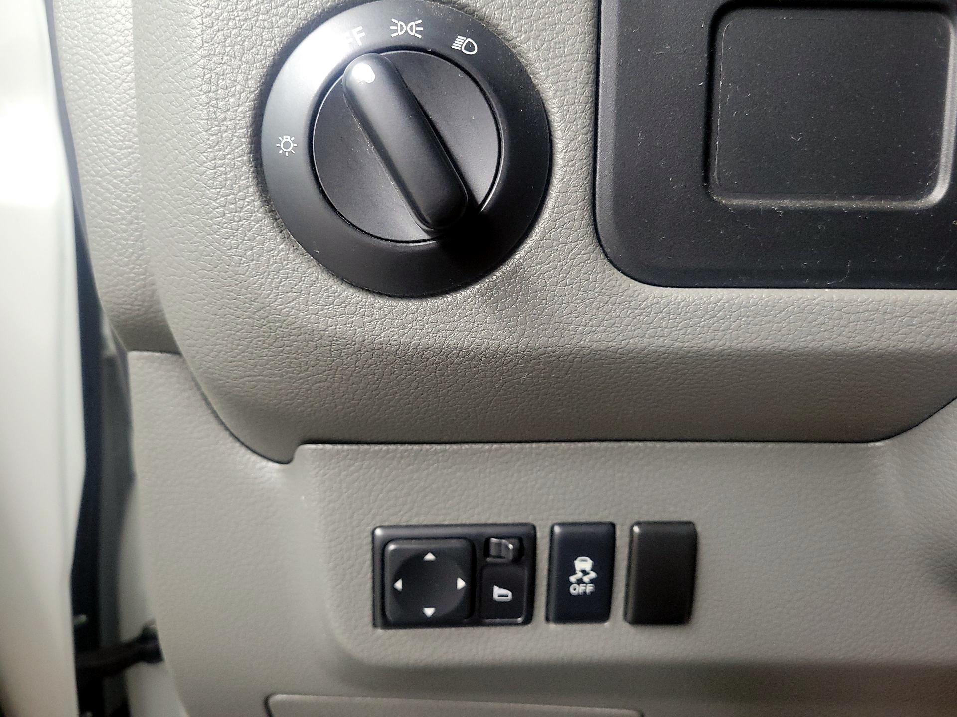 Thumbnail: 2020 Nissan NV - 13